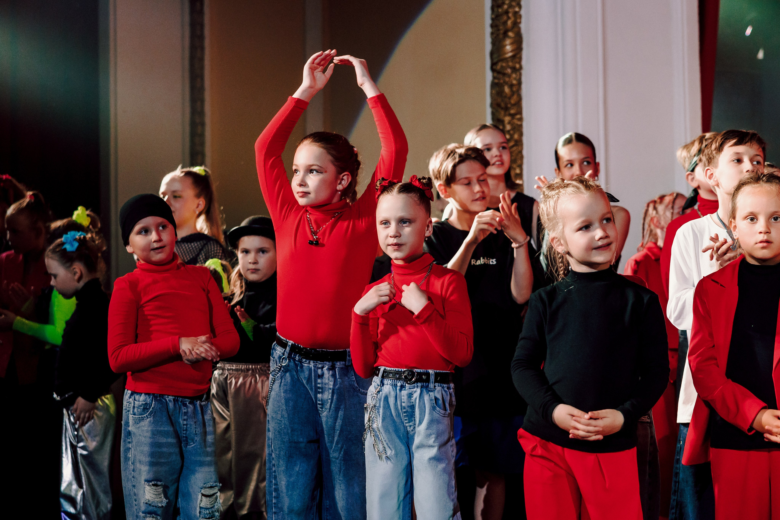 Отчётный концерт танцевальной школы «Red Rabbits» 2025. Лёшка Варзегов — фотограф