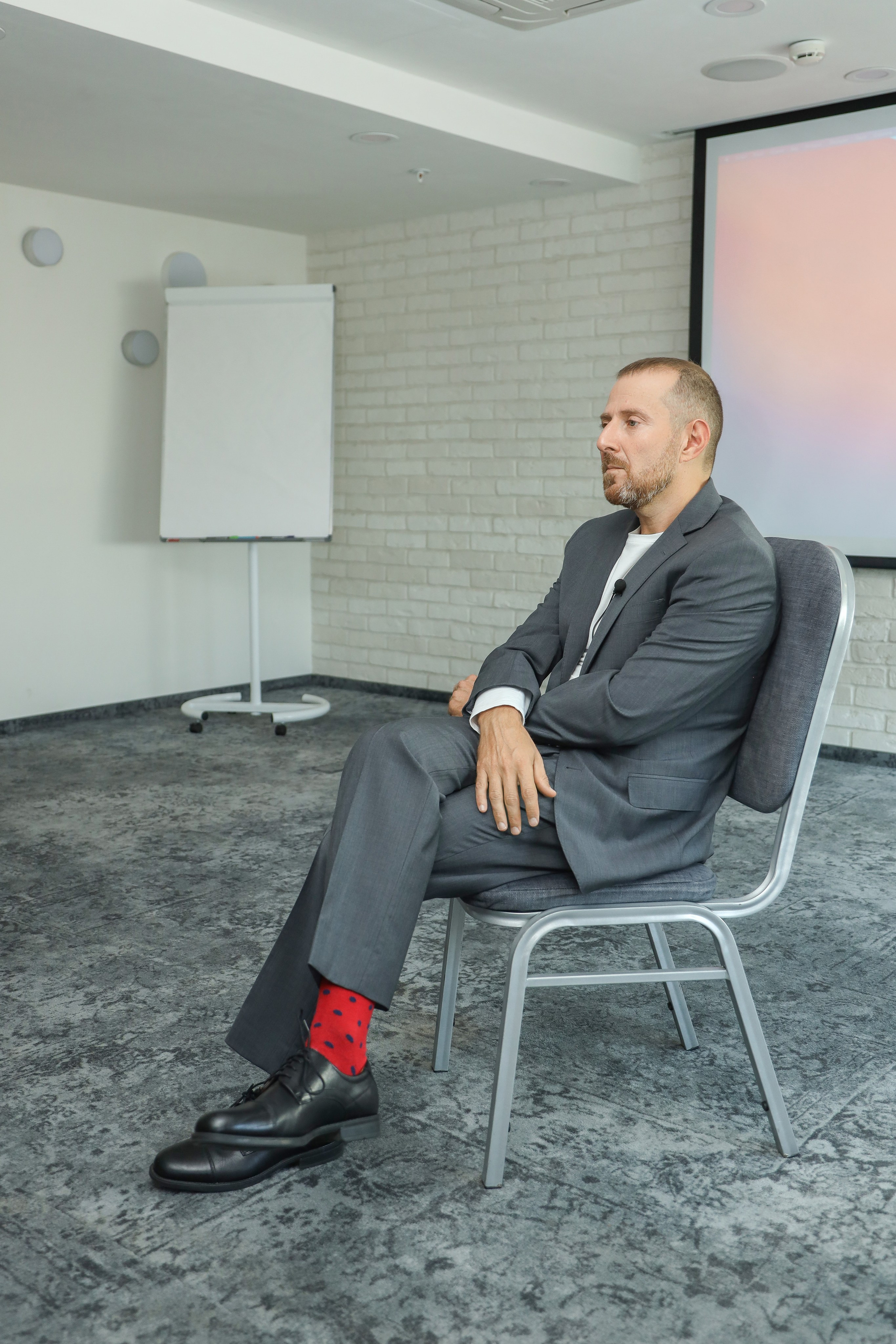 Игорь Рызов деловая встреча. Фотограф Антон Чупринин