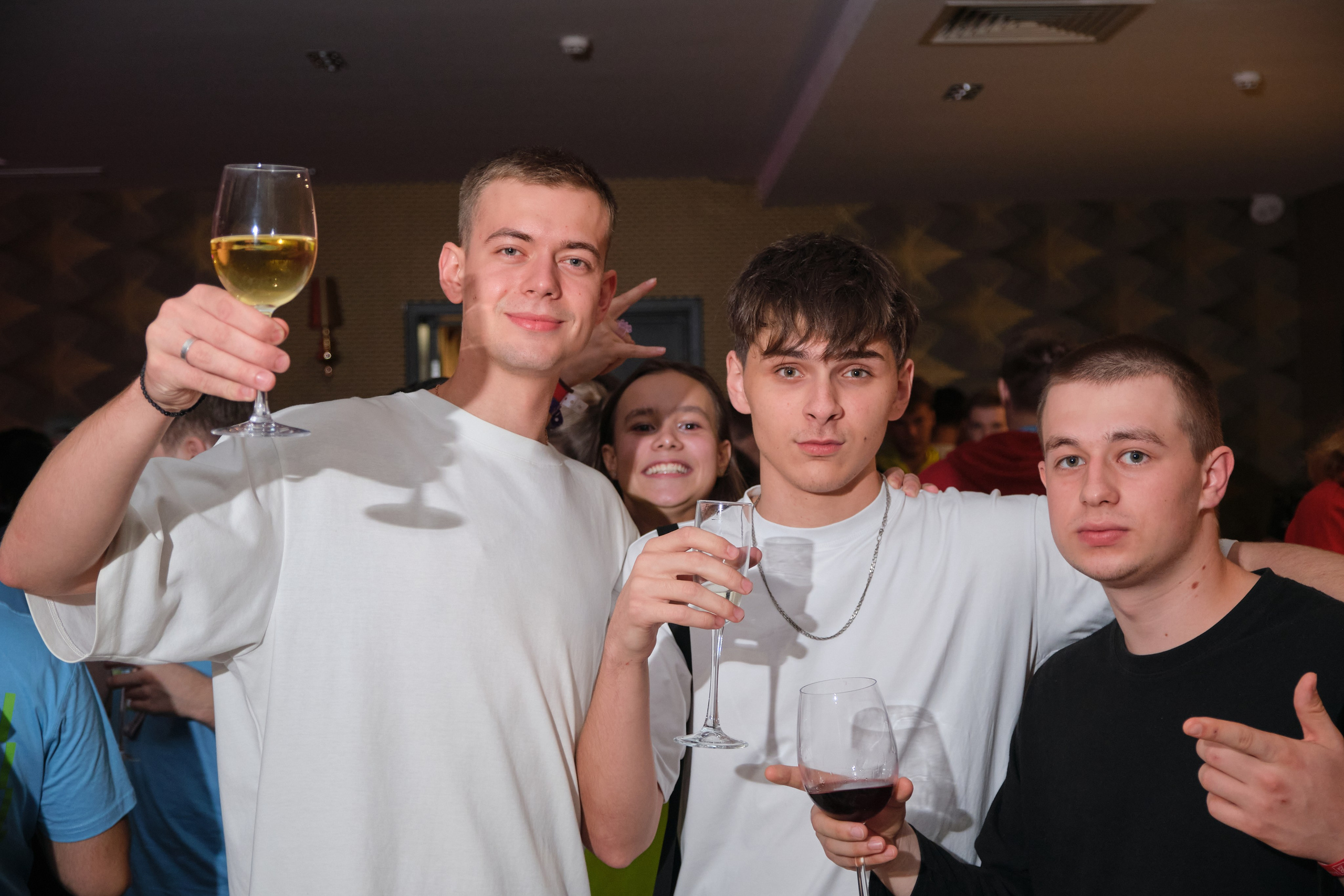 Видеосъемка проектов, промо мероприятий, гала встреч, видеосъемка выставок и видеосъемка форумов. Фотосъемка выставок, мероприятий, форумов