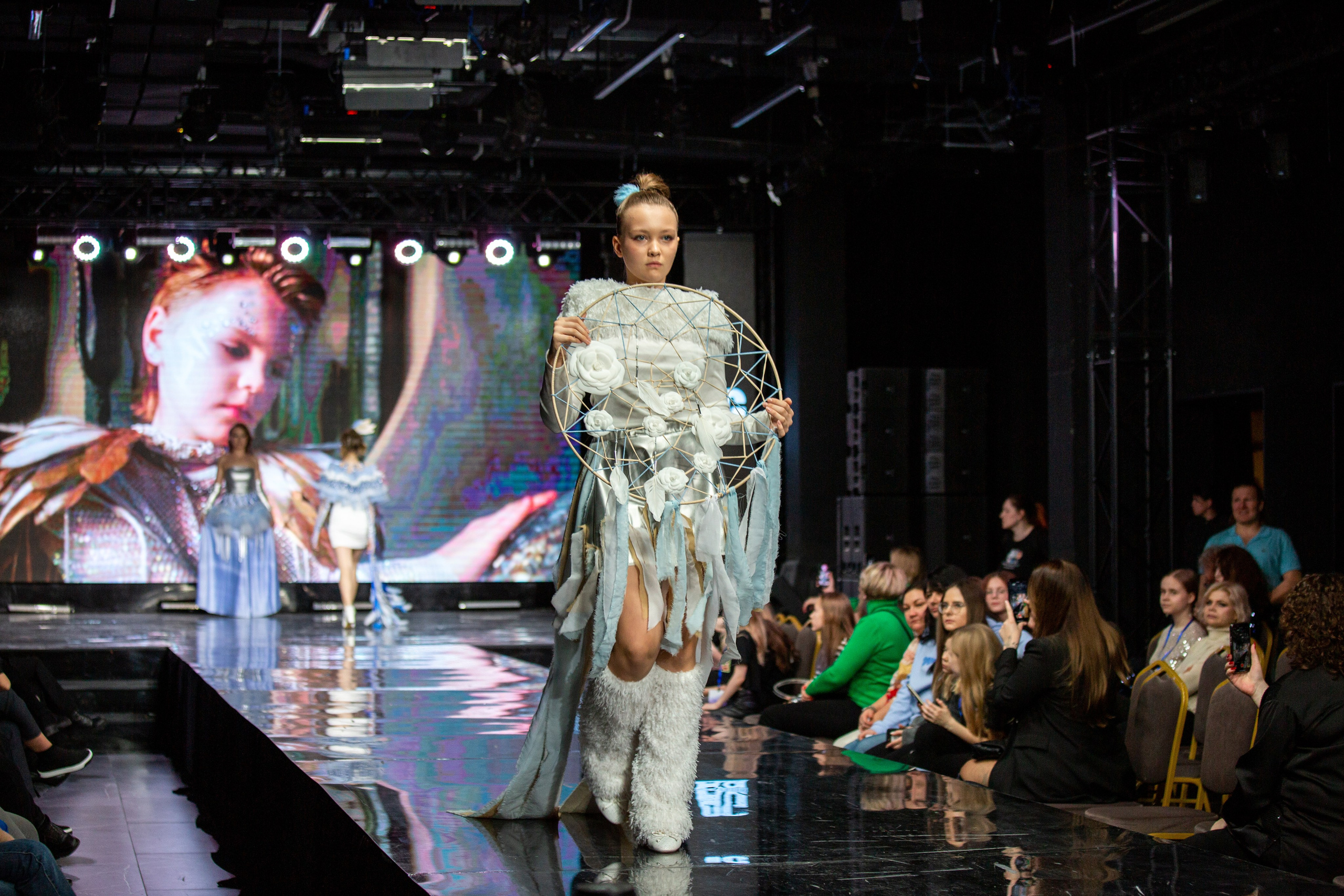 Звезда галактики. Яровит Холл. Репортажный, семейный, свадебный, портретный фотограф