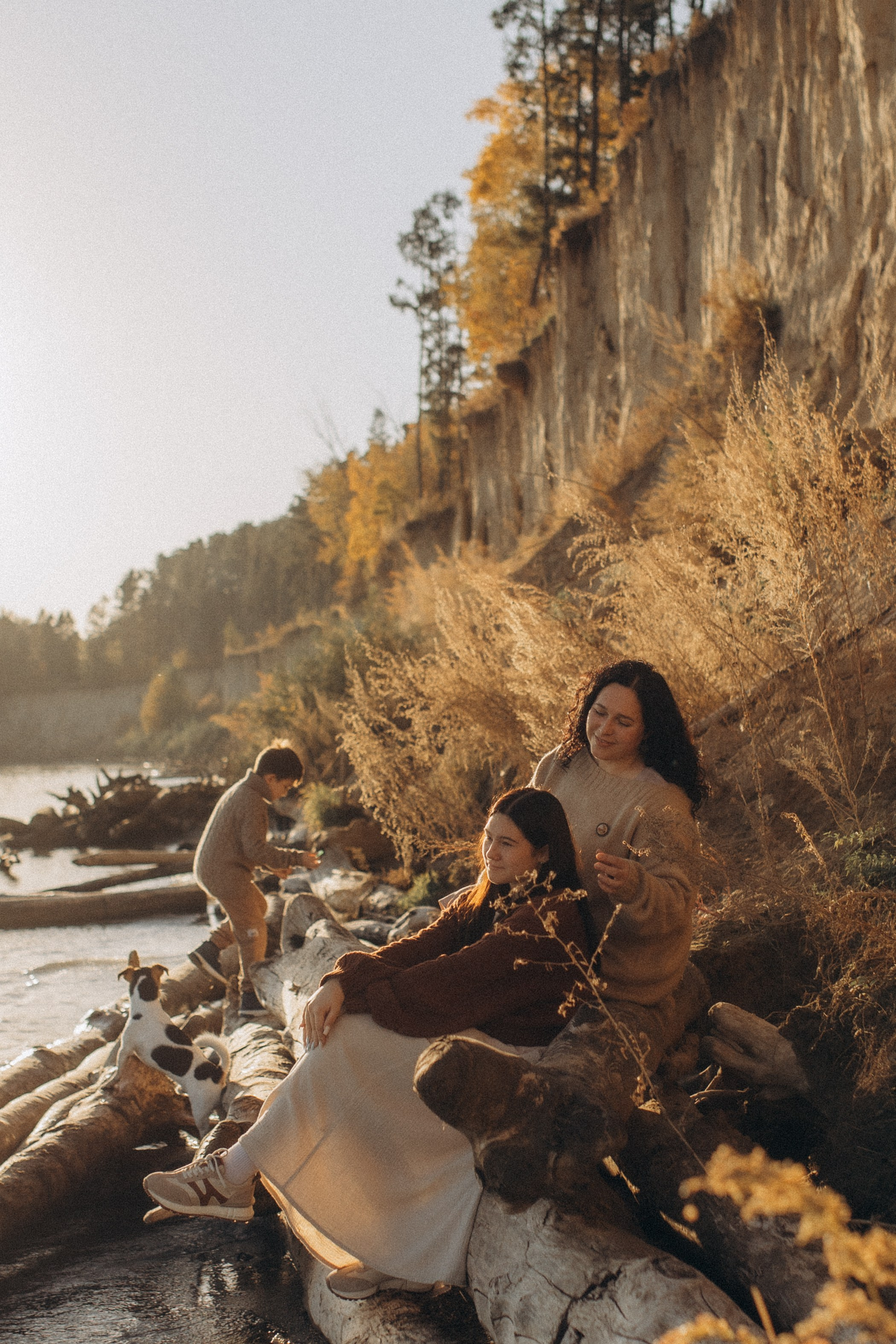 Юля, Милана, Тимур и Добби, осенняя история. Семейный фотограф lifestyle в Новосибирске Елена Шпилевая