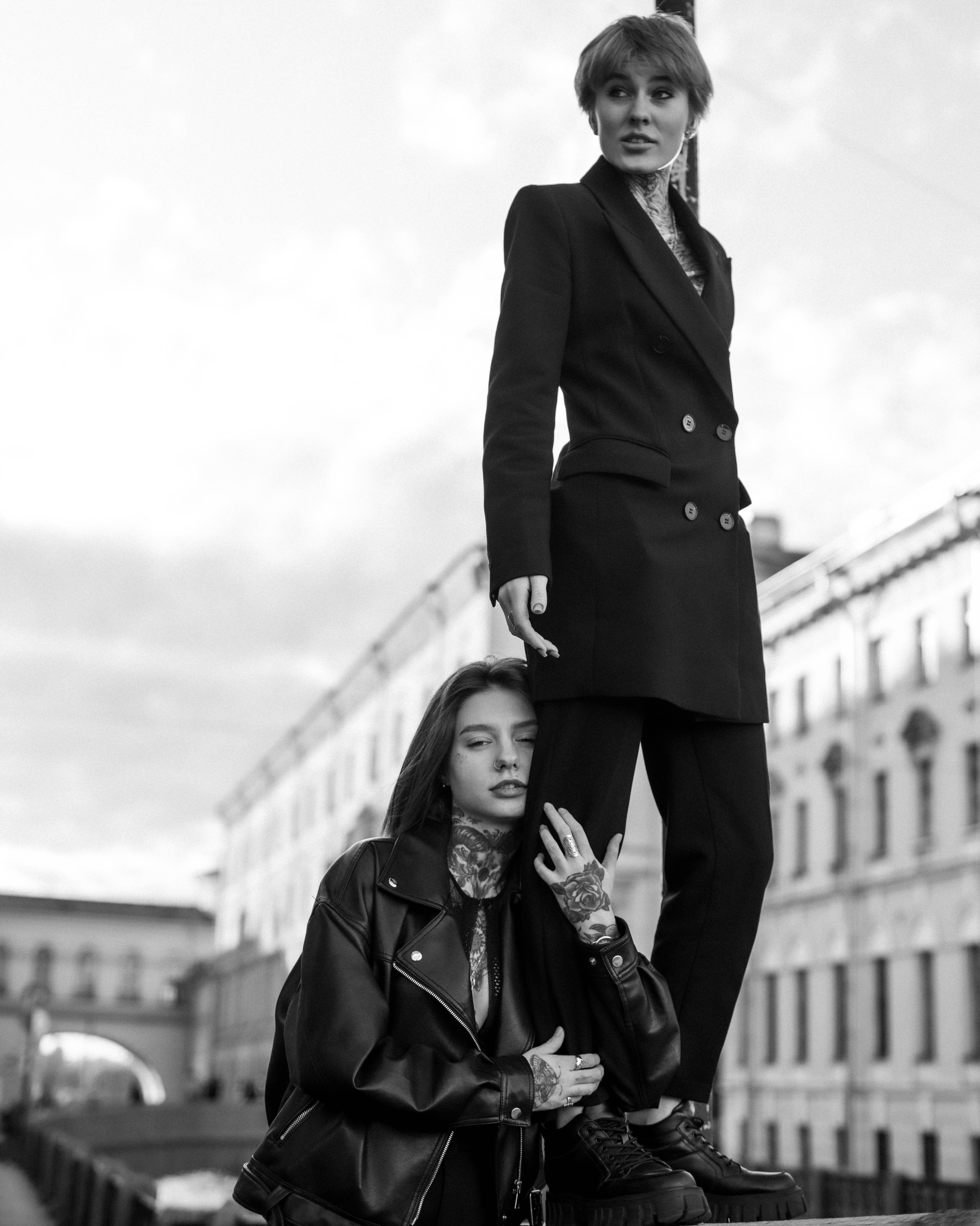 Настя и крис. Женский фотограф. Создатель украшений ручной работы. Модель