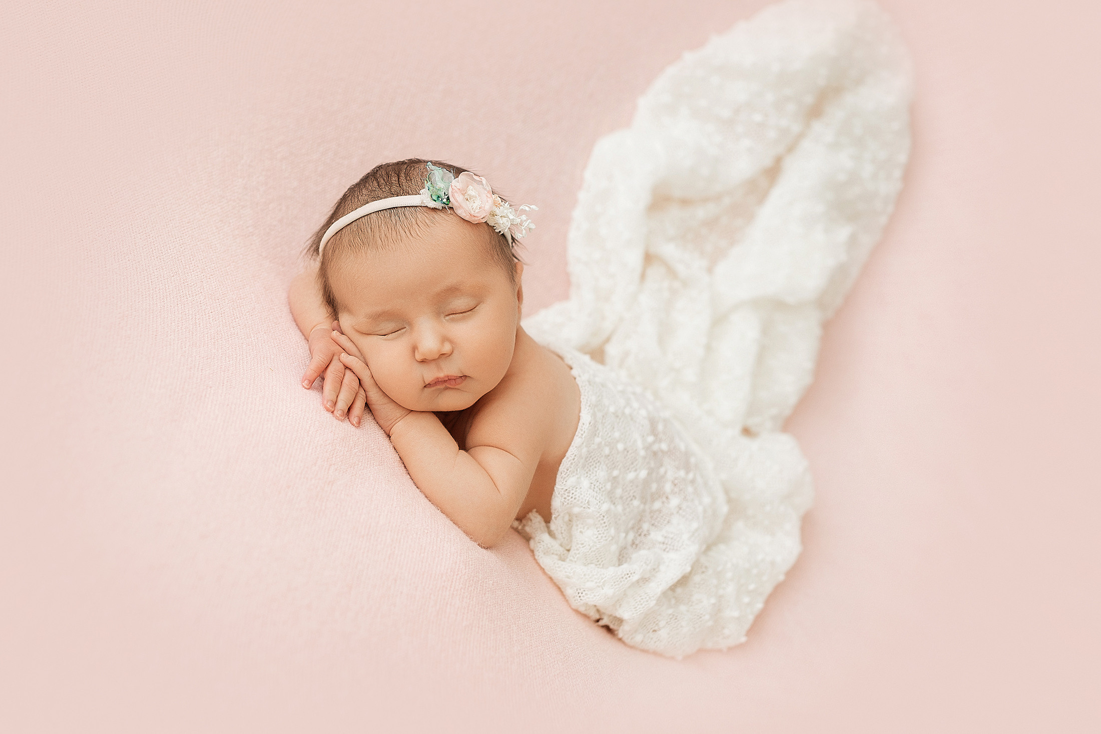 Фотосессия малыша Екатеринбург. Фотосессия новорождённого Екатеринбург. Фотограф newborn Екатеринбург. Фотограф новорожденных Екатеринбург. Фотограф Екатеринбург. Фотосессия Екатеринбург. Фотосессия под ключ Екатеринбург 