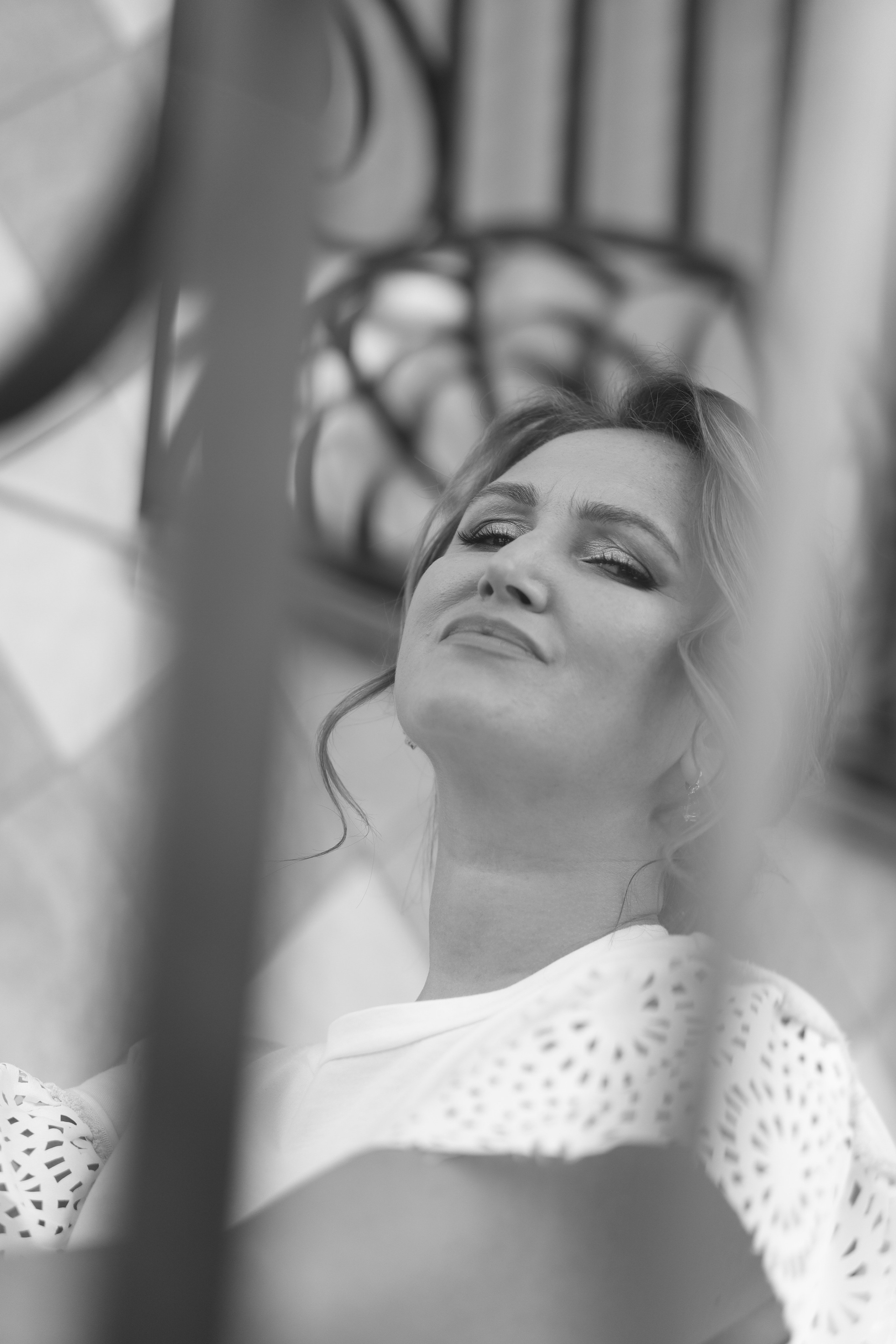 черно-белый женский портрет