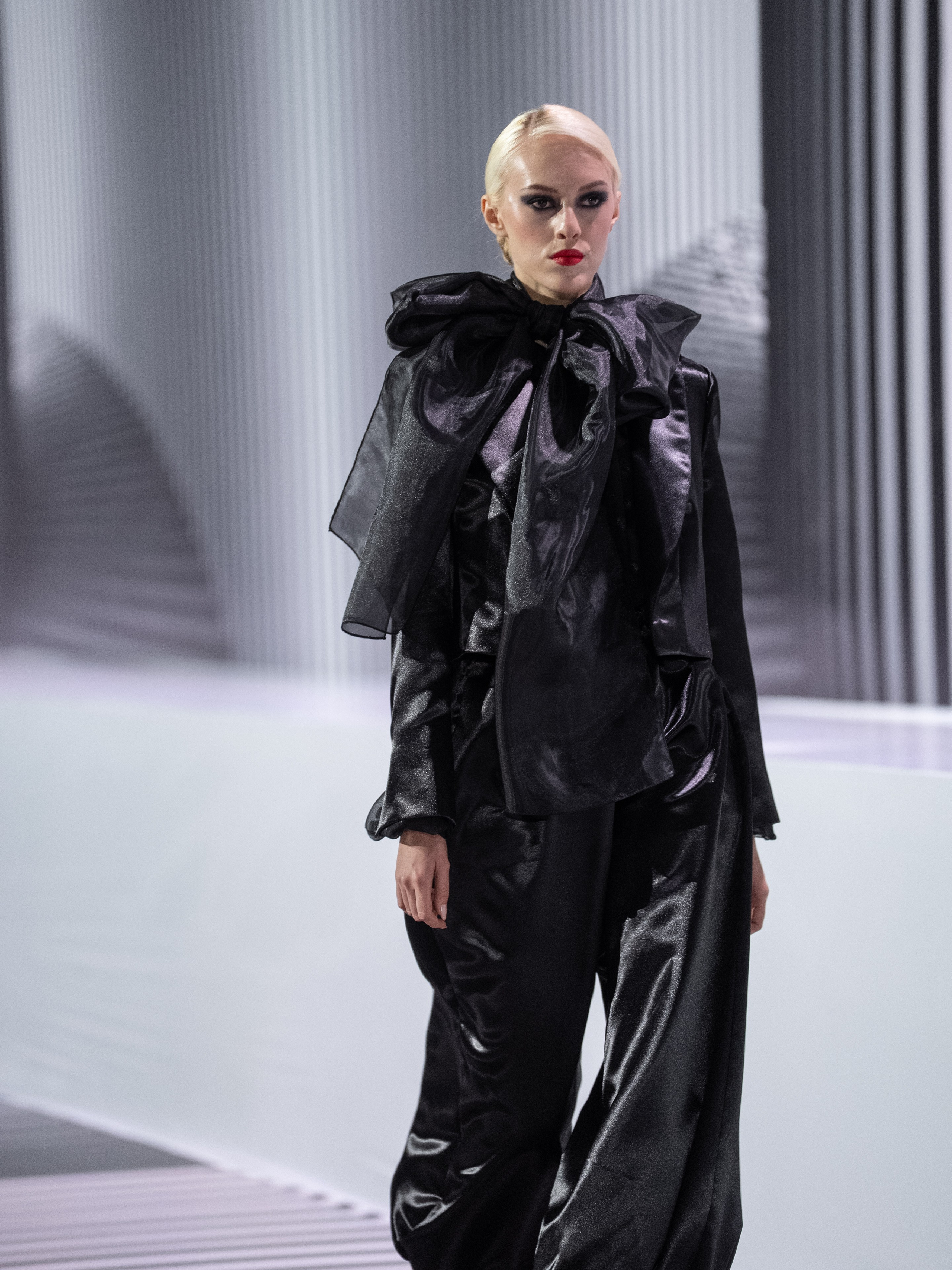 OKSANA UTELBAEVA. Сайт Алматинского НЮ АРТ, будуар и фэшн фотографа Дениса Карпенко