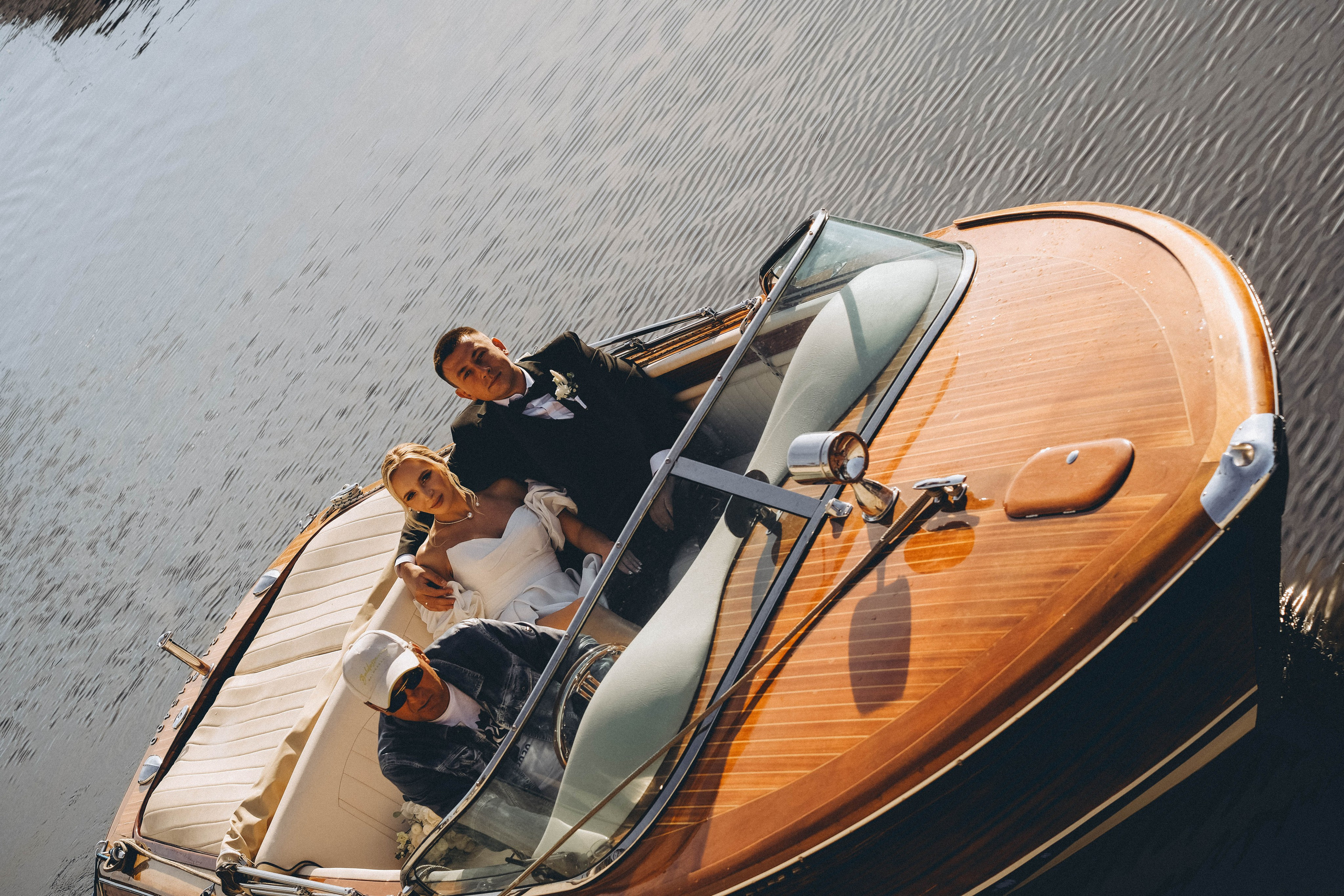 СВАДЕБГНАЯ ПРОГУЛКА ПО КАНАЛ САНКТ-ПЕТЕРБУРГА НА КАТЕРЕ. Профессиональный фотограф, Санкт-Петербург — Виктория Богомолова