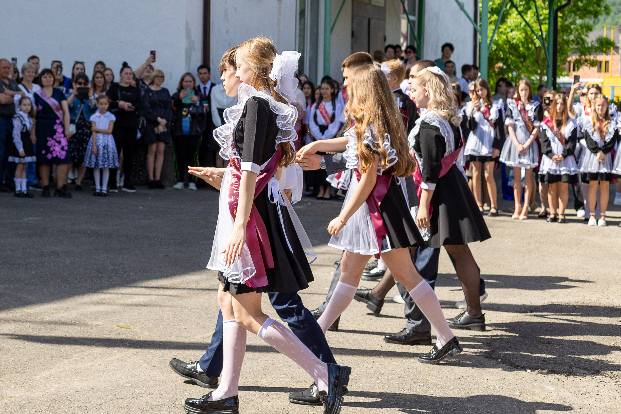 Последний звонок. Выпускные альбомы Майкоп, Краснодар Елена Золотарева