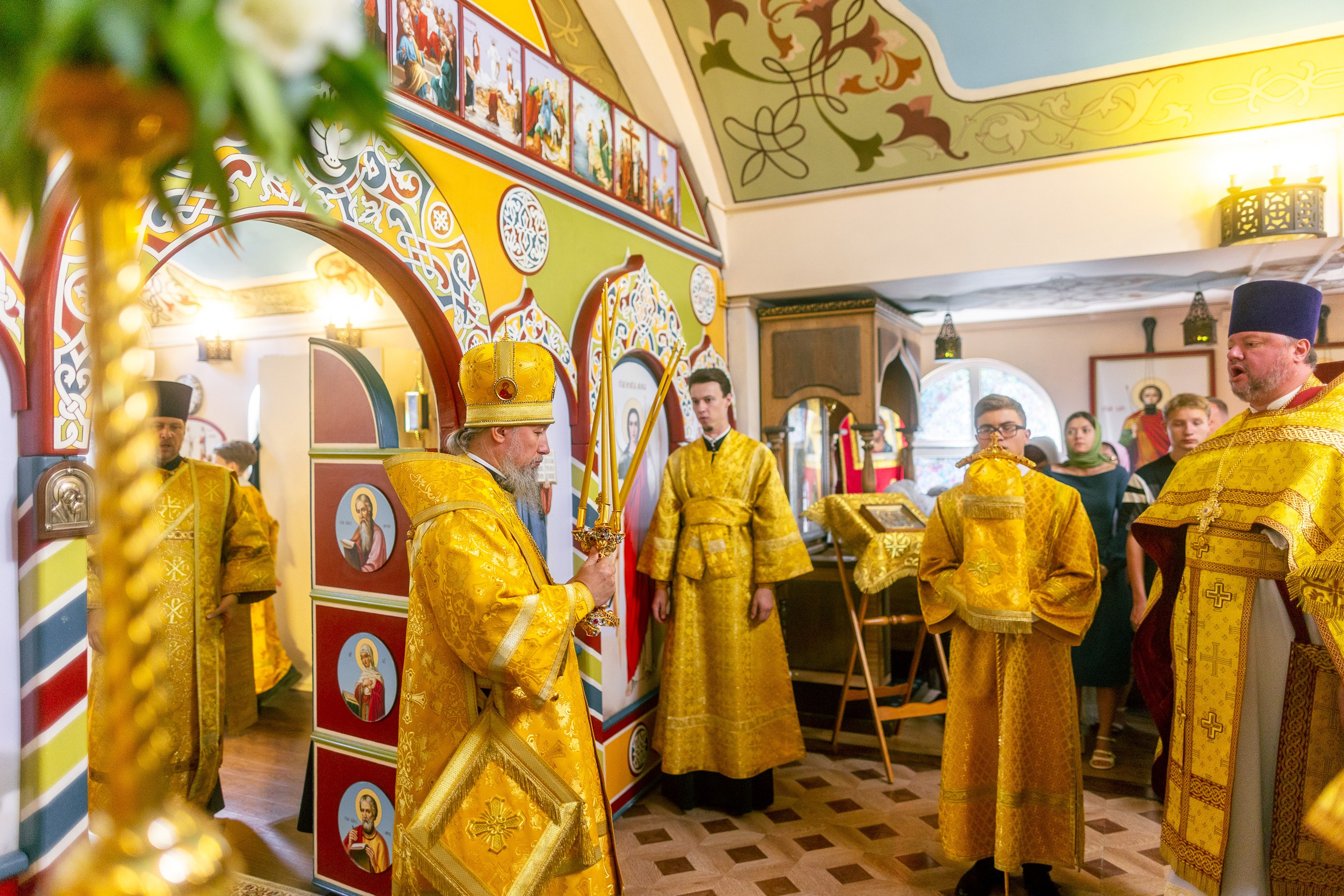 Митрополит Василий. 10 лет Храму Святителя Спиридона Тримифунтского. Фото и видеосъемка любых мероприятий в городе Краснодаре и Краснодарском крае. Щеколдин Антон