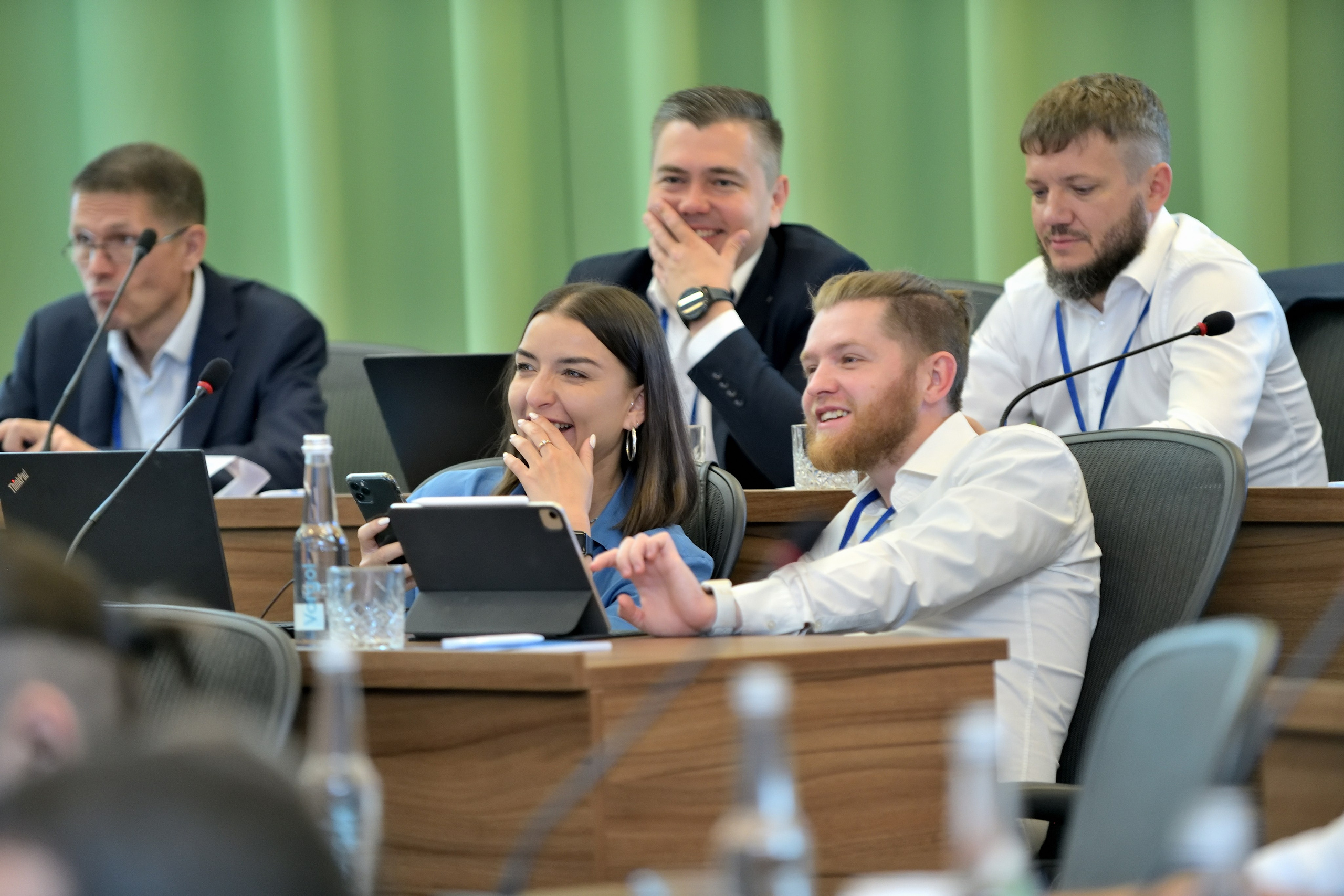 "Форум работников сферы нефти и газа".