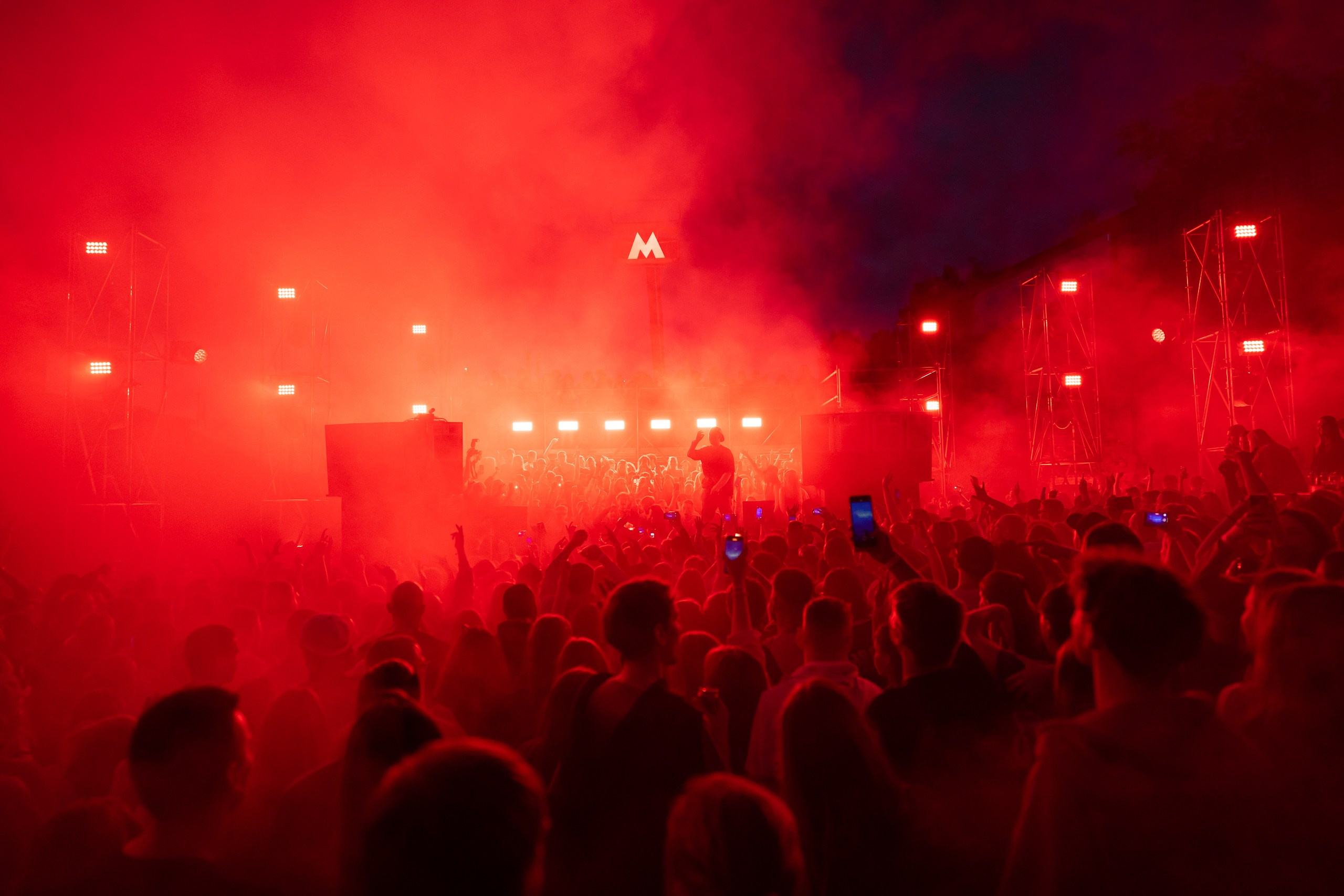 Metro Gorkovskaya Port June 1506. Sunnyman