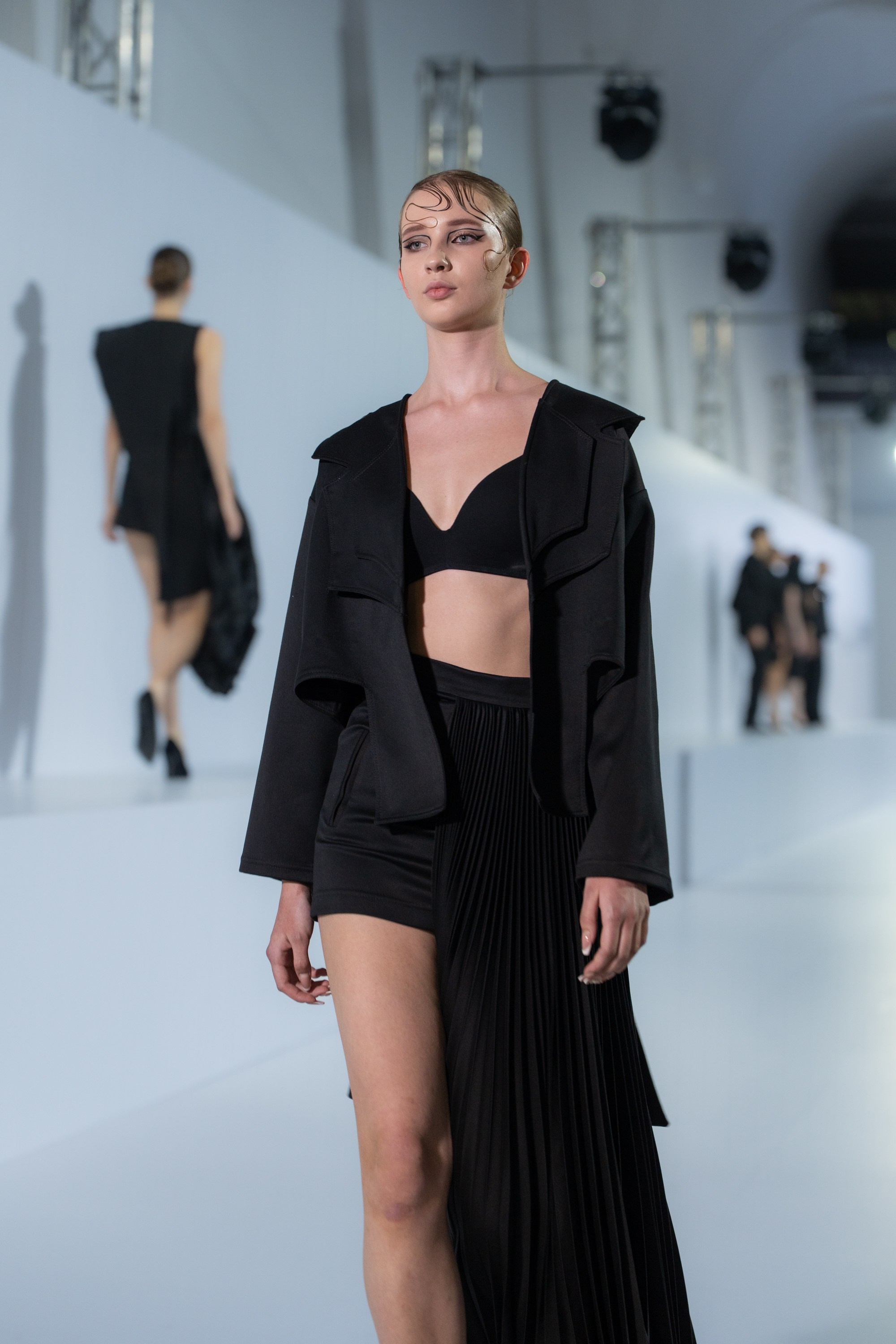 Uniqo by katayoun Eshagi. Сайт Алматинского НЮ АРТ, будуар и фэшн фотографа Дениса Карпенко