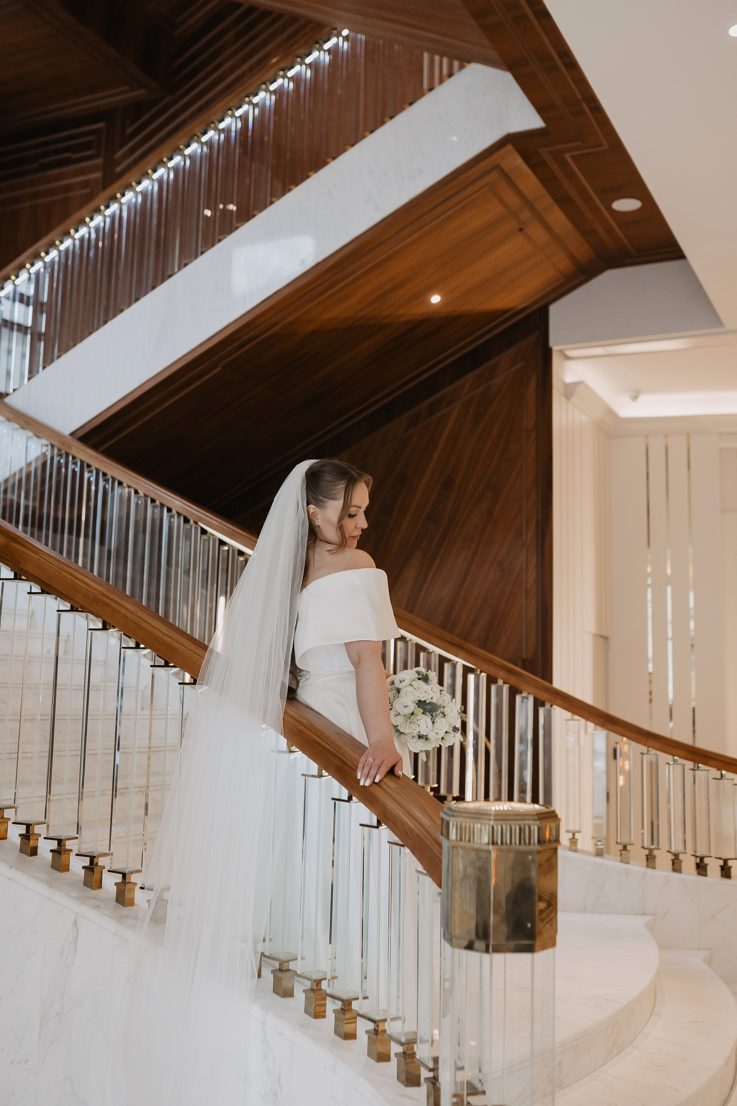 Свадебная фотосессия в отеле Marriott imperial plaza в Москве. Свадебный фотограф в Москве Дарья Олендарёва