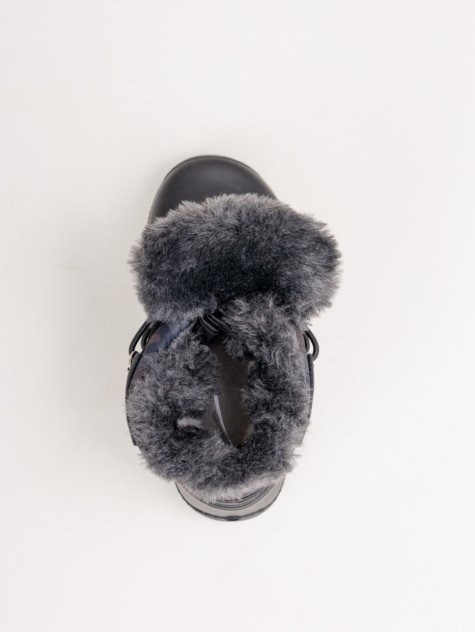 Предметная съемка и продакшн видео обуви для каталога, сайта, маркетплейсов. Студия коммерческой съемки ХВОЯ