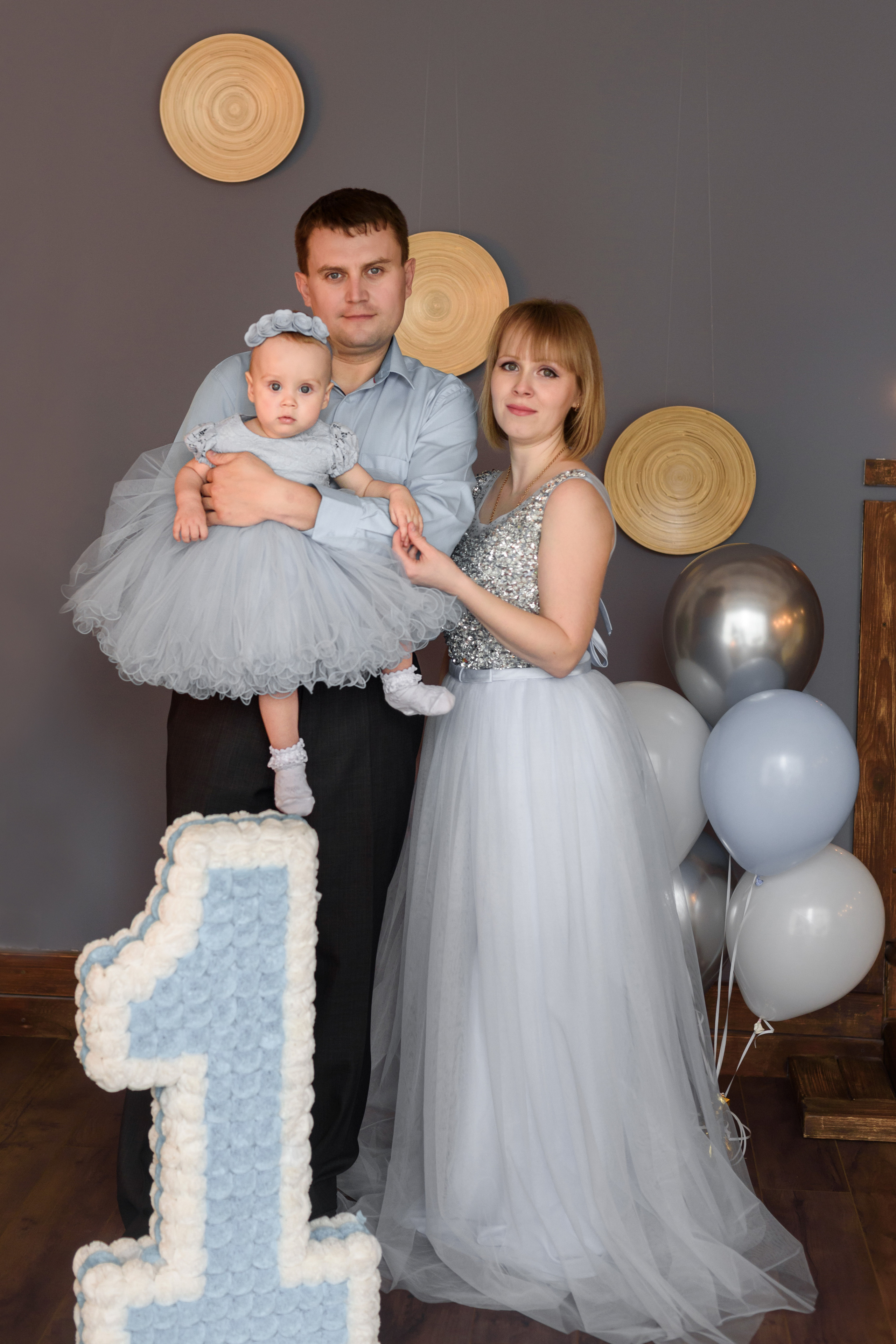 Семейная съёмка в студии. Семейный детский фотограф видеограф в Омске Юлия Татаринова