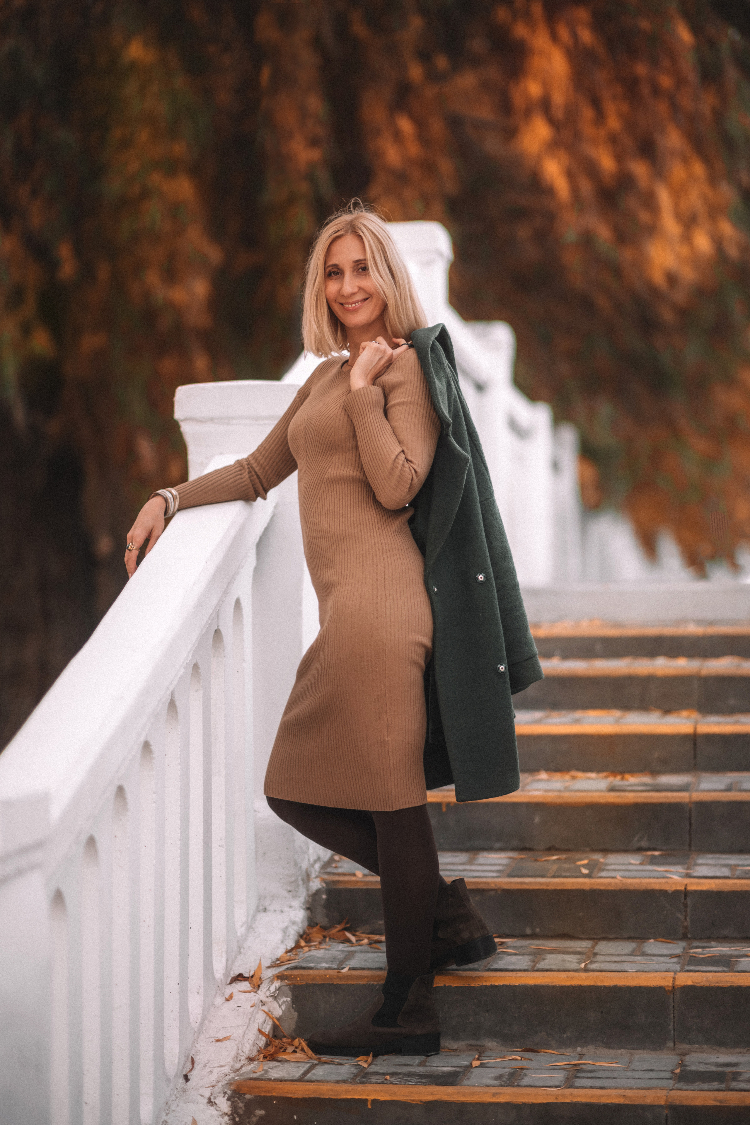 Женский портрет на природе. Семейный детский фотограф видеограф в Омске Юлия Татаринова