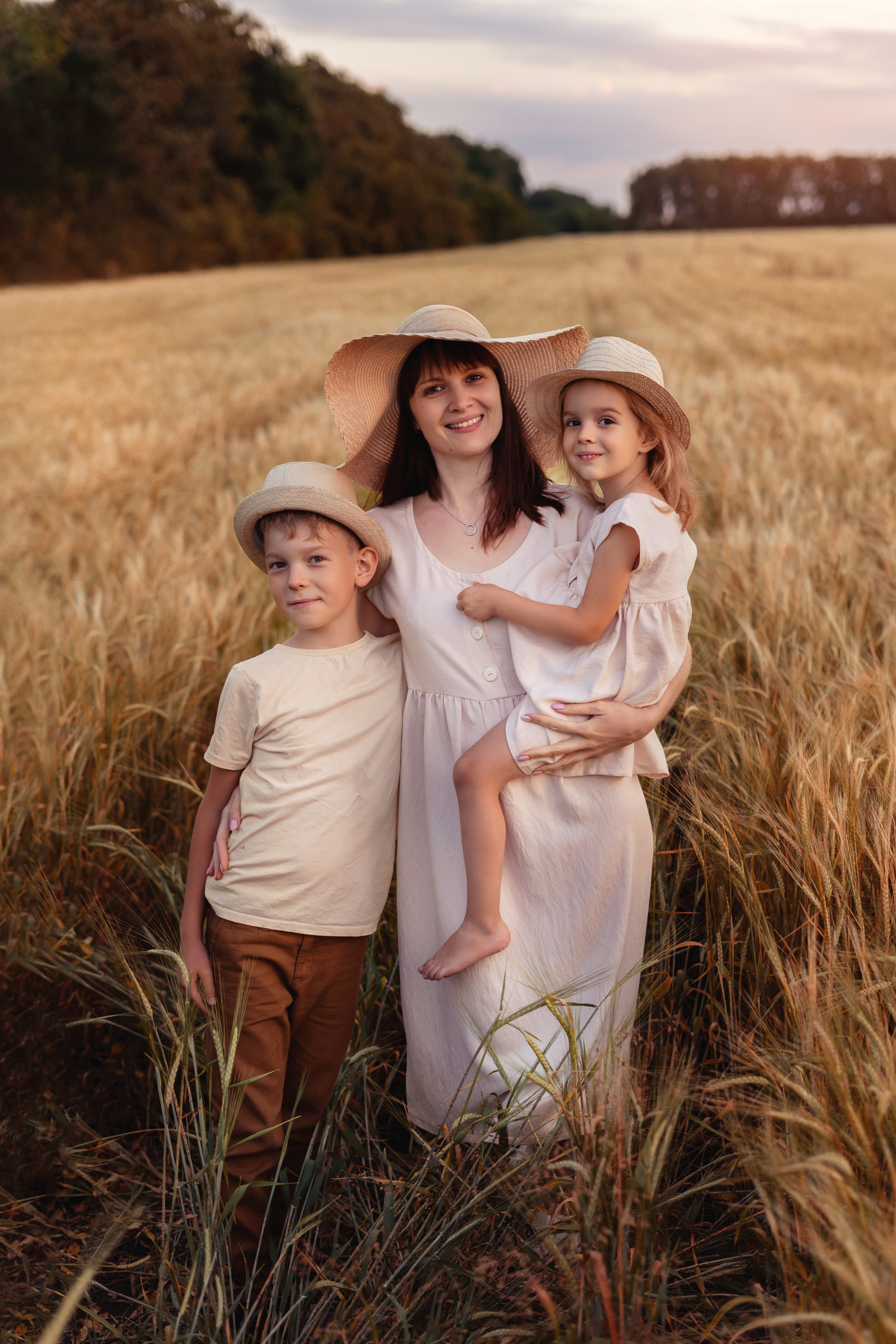 Семейная съёмка на природе. Семейный детский фотограф видеограф в Омске Юлия Татаринова