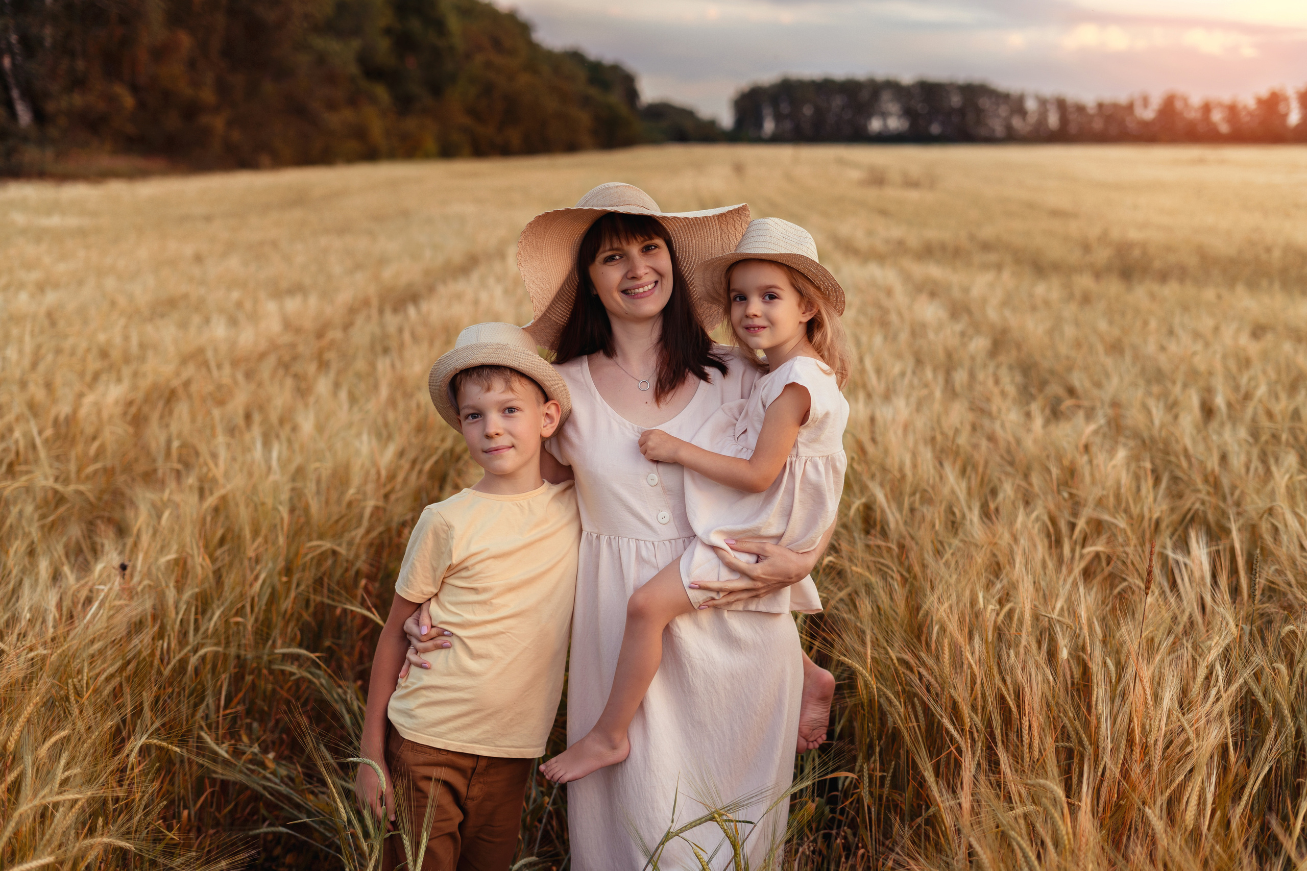 Семейная съёмка на природе. Семейный детский фотограф видеограф в Омске Юлия Татаринова
