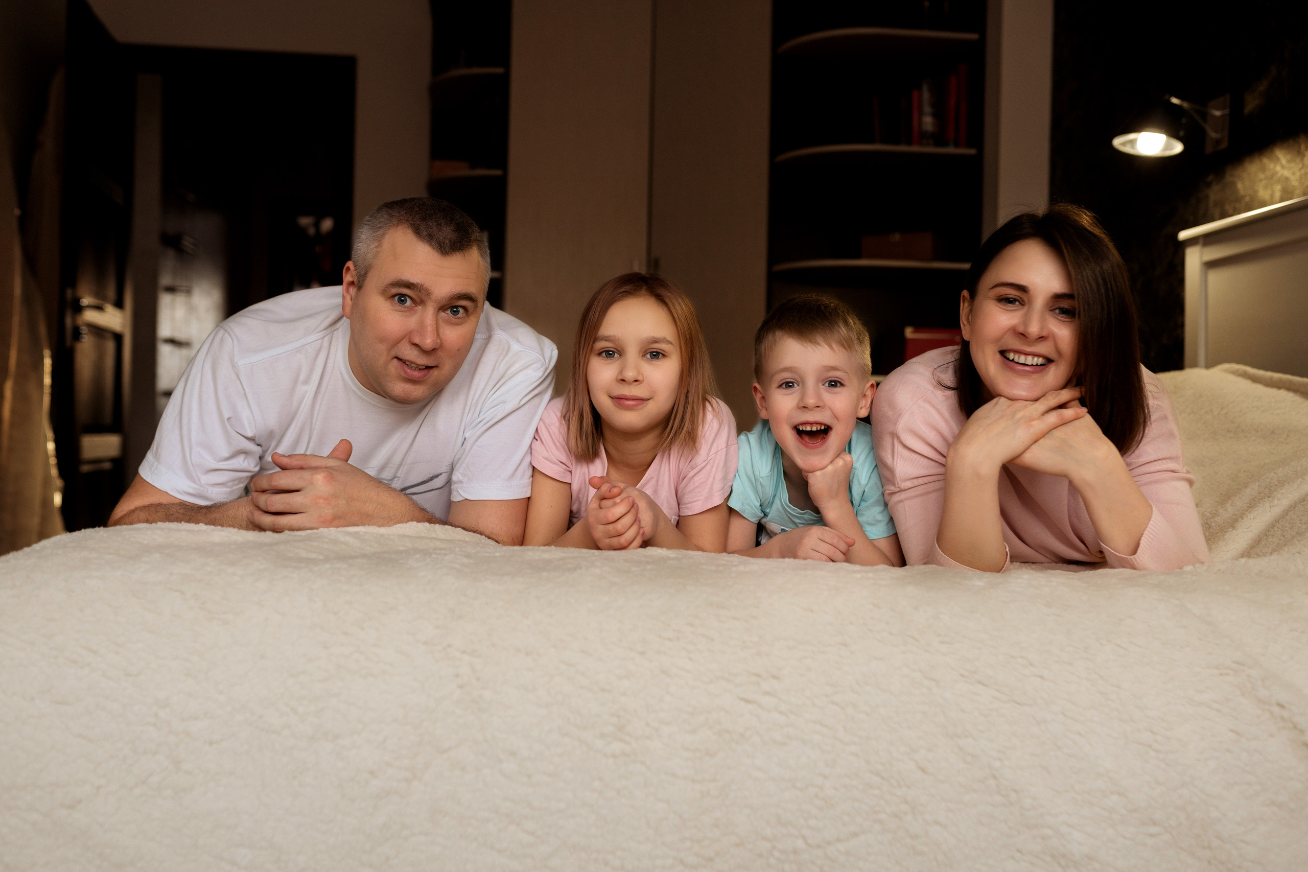 Домашняя съёмка. Семейный детский фотограф видеограф в Омске Юлия Татаринова