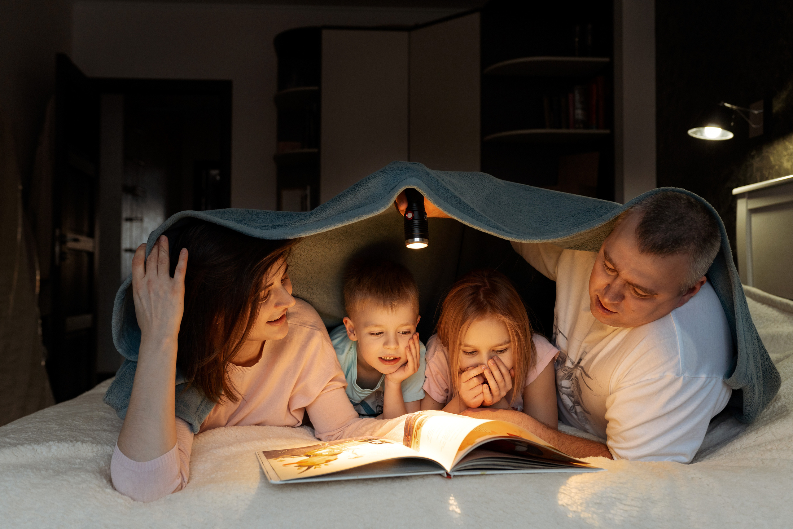 Домашняя съёмка. Семейный детский фотограф видеограф в Омске Юлия Татаринова