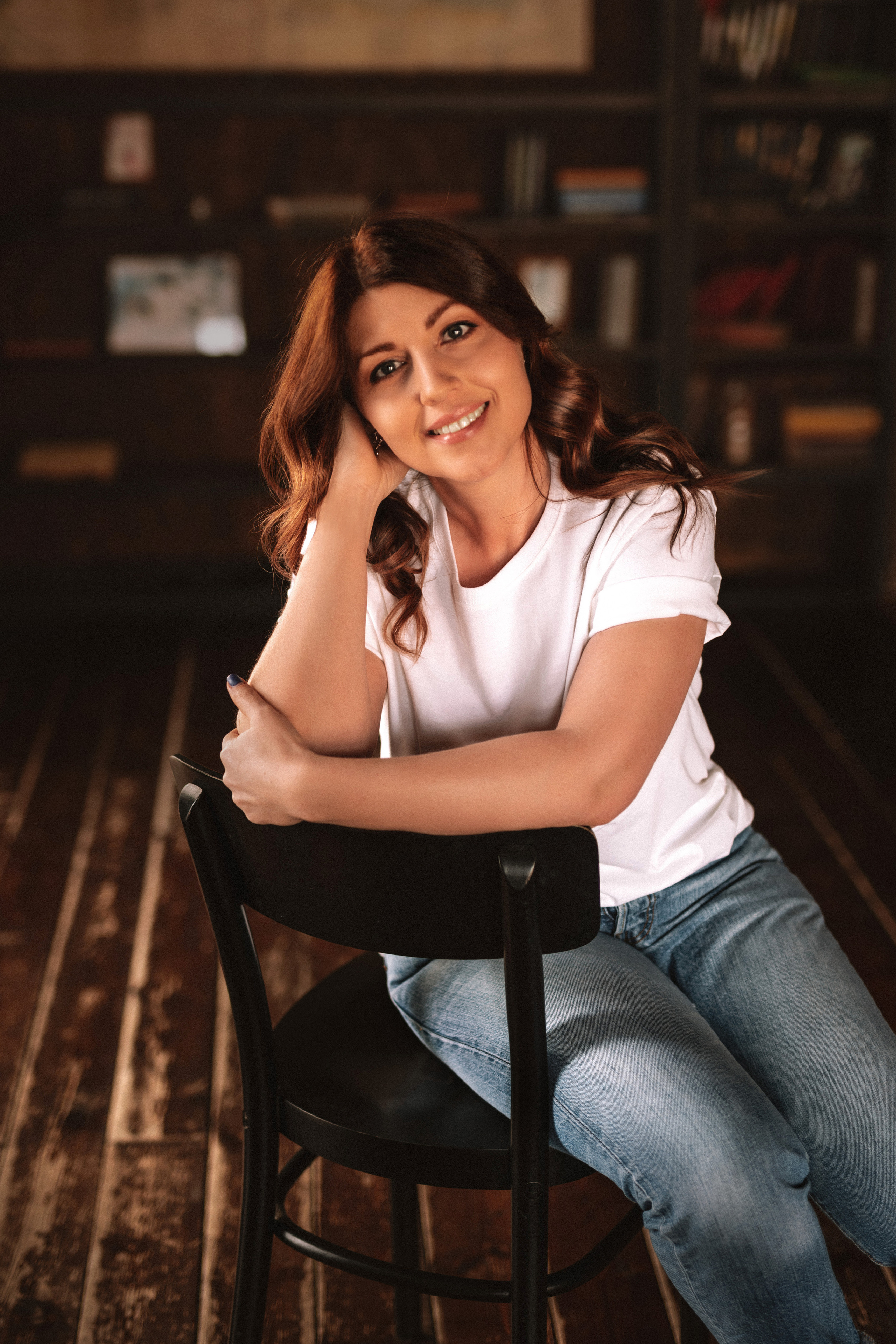 Женский портрет в студии. Семейный детский фотограф видеограф в Омске Юлия Татаринова