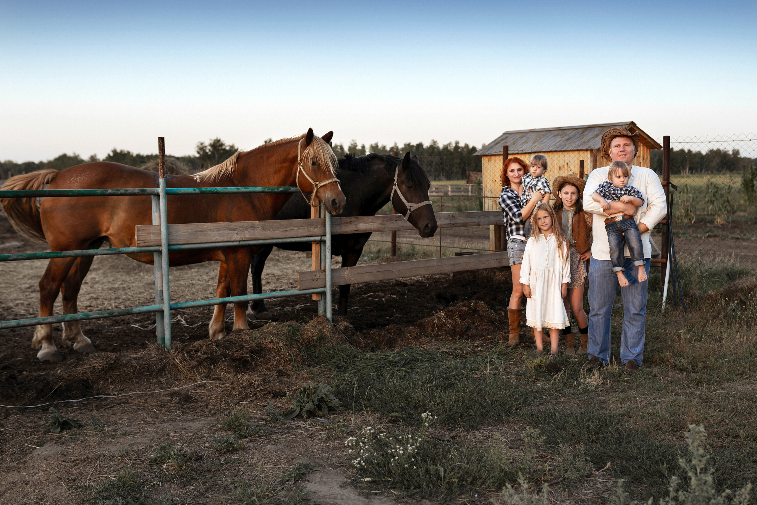 Семейная съёмка на природе. Семейный детский фотограф видеограф в Омске Юлия Татаринова