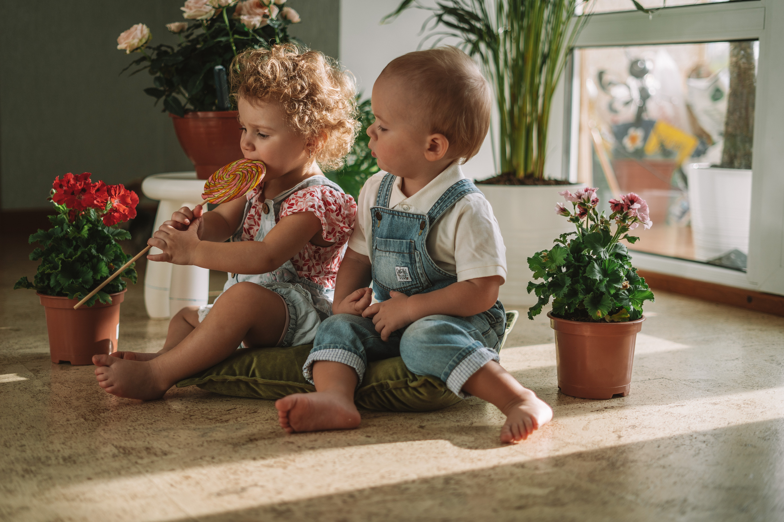 Домашняя съёмка. Семейный детский фотограф видеограф в Омске Юлия Татаринова