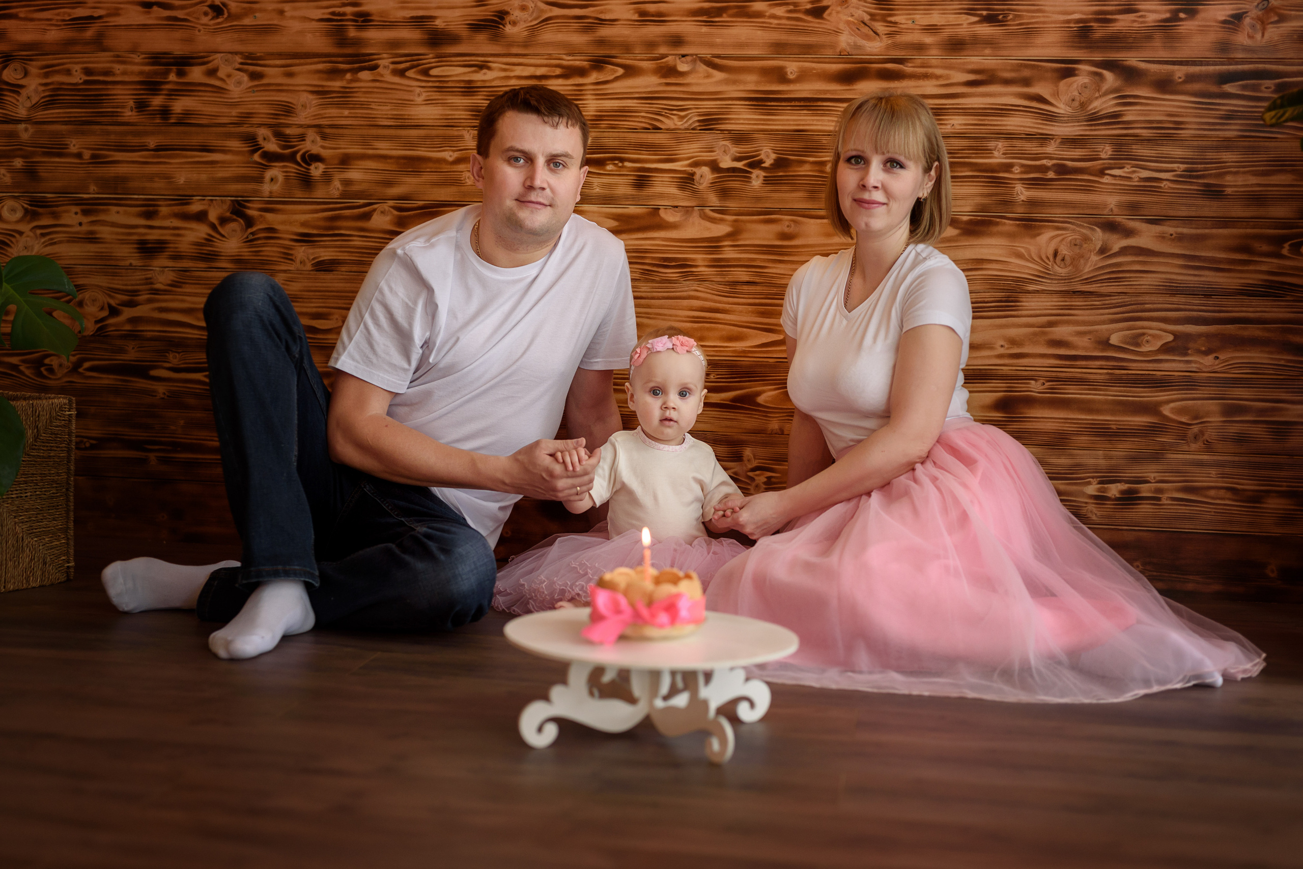 Семейная съёмка в студии. Семейный детский фотограф видеограф в Омске Юлия Татаринова