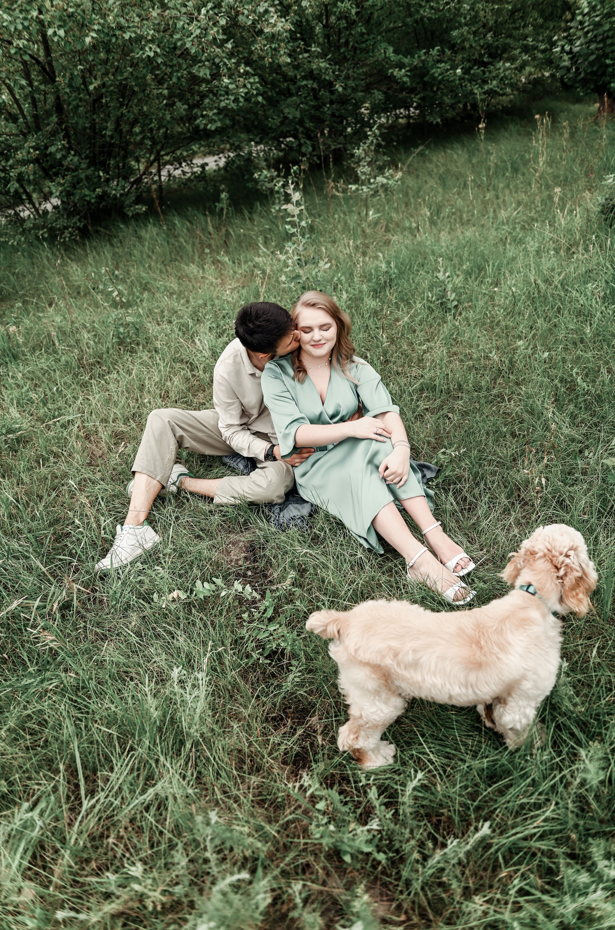 Love story прогулка вместе с песиком))). Свадебный, семейный, детский, контент фотограф в Омске Максим Ильин