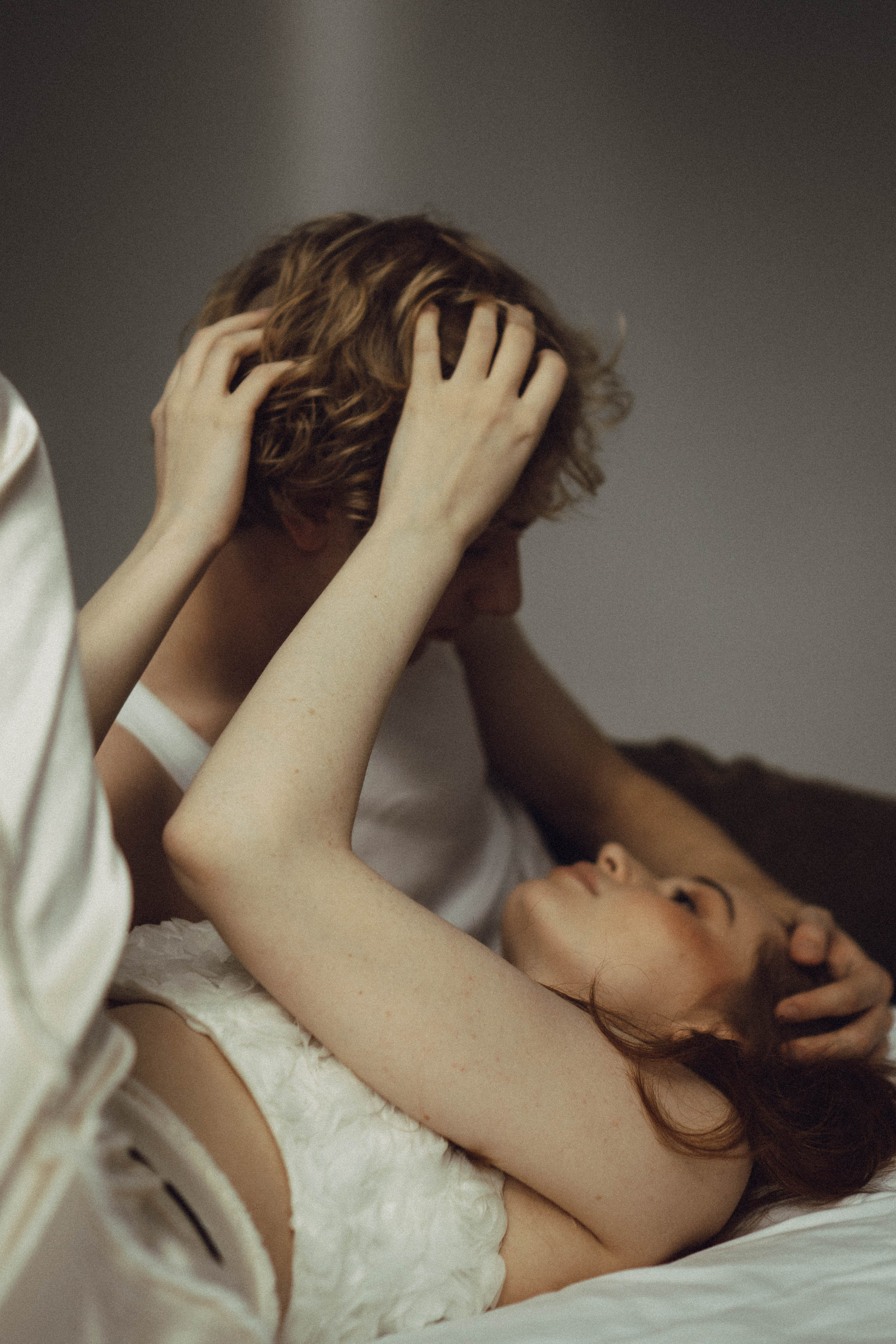 СВАДЕБНАЯ СЬЕМКА В ОТЕЛЕ. СБОРЫ ЖЕНИХА И НЕВЕСТЫ И ТАКЖЕ ТОР И ПОДГОТОВКА К ПРОГУЛКЕ. Профессиональный фотограф, Санкт-Петербург — Виктория Богомолова