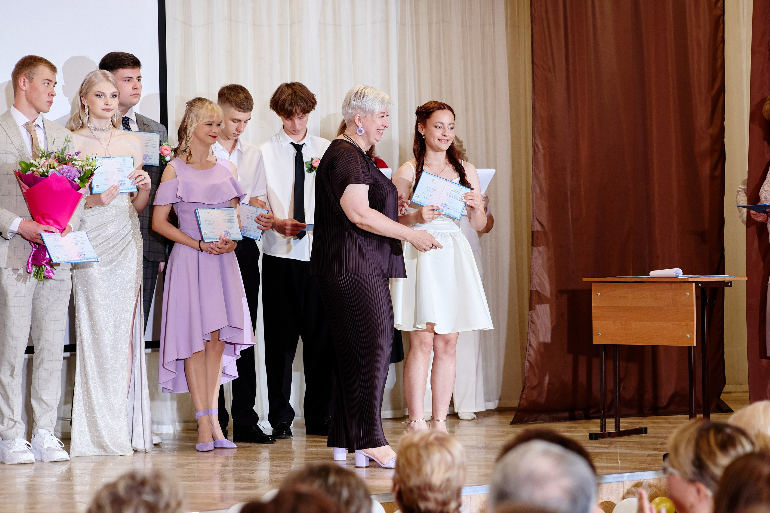 Выпускной 35 Сош. Фотограф Выпускные альбомы Таганрог Сергей Коробченко