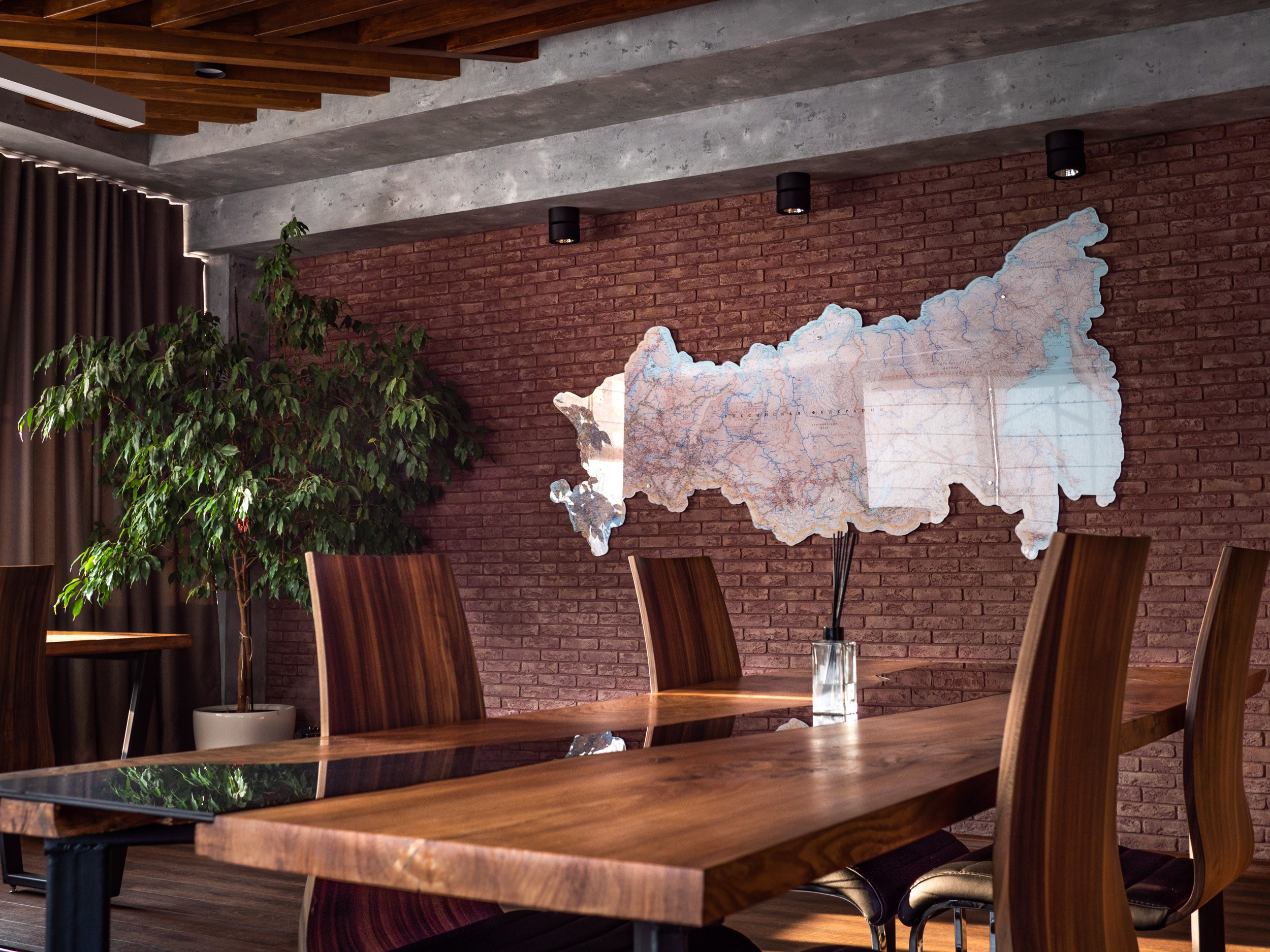 Офис компании «Амбар». Архитектурно-дизайнерское бюро ROOMS