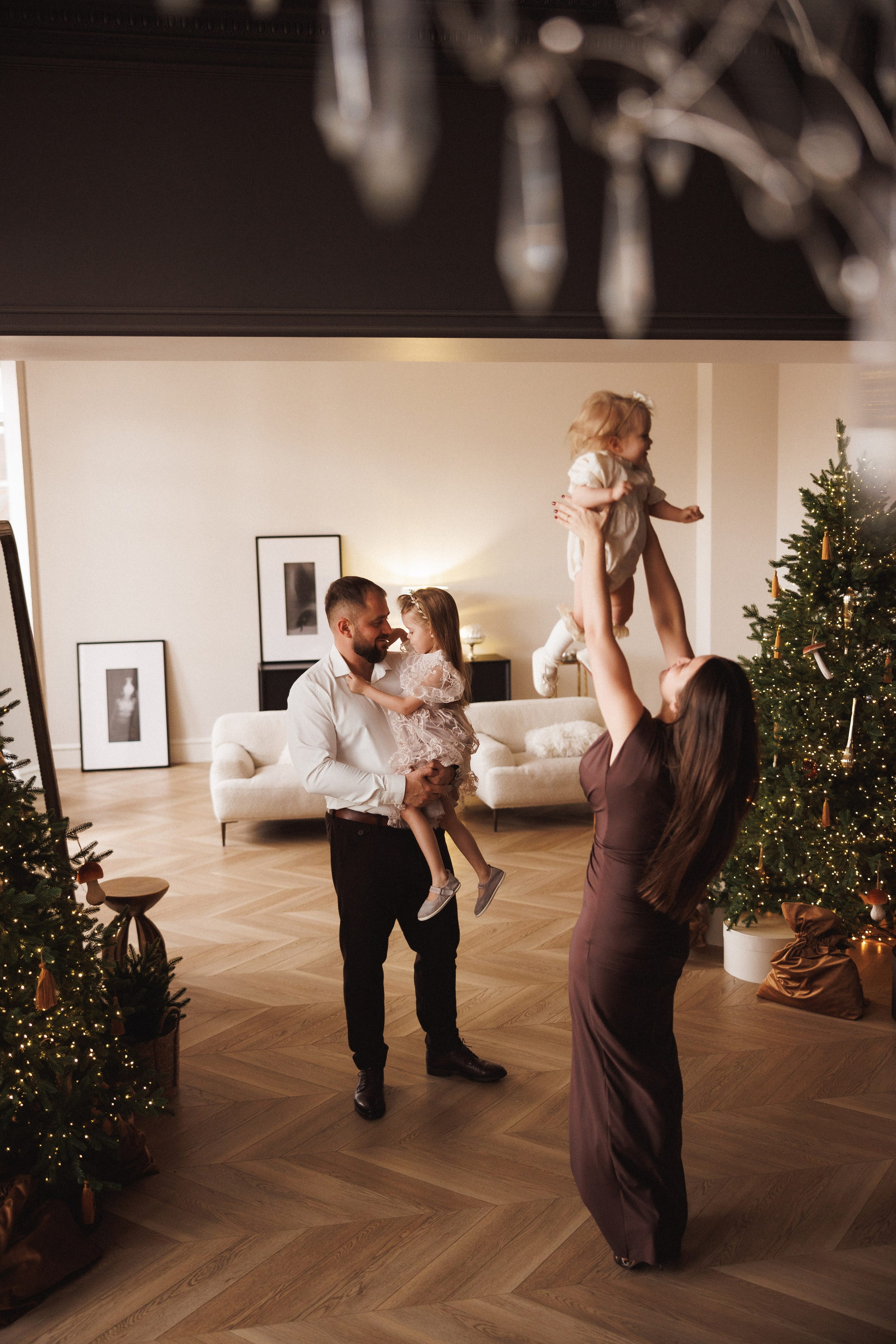 Семейная новогодняя фотосессия в фотостудии «Париж», город Краснодар. Семейный и детский фотограф в Краснодаре Анна Трашкова