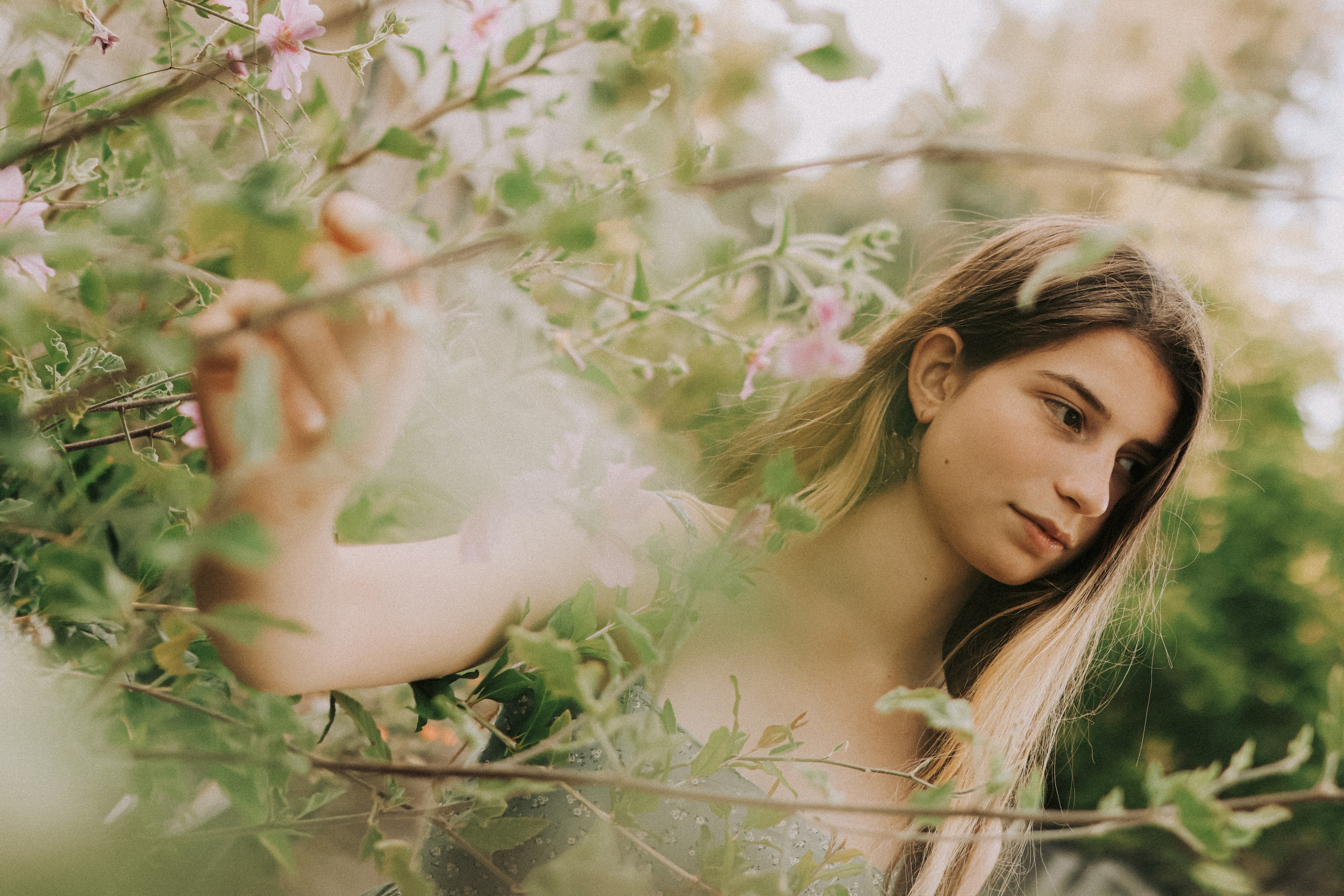 Polya, Shusha and Zhenya. Photographer in Israel Alice Milchin