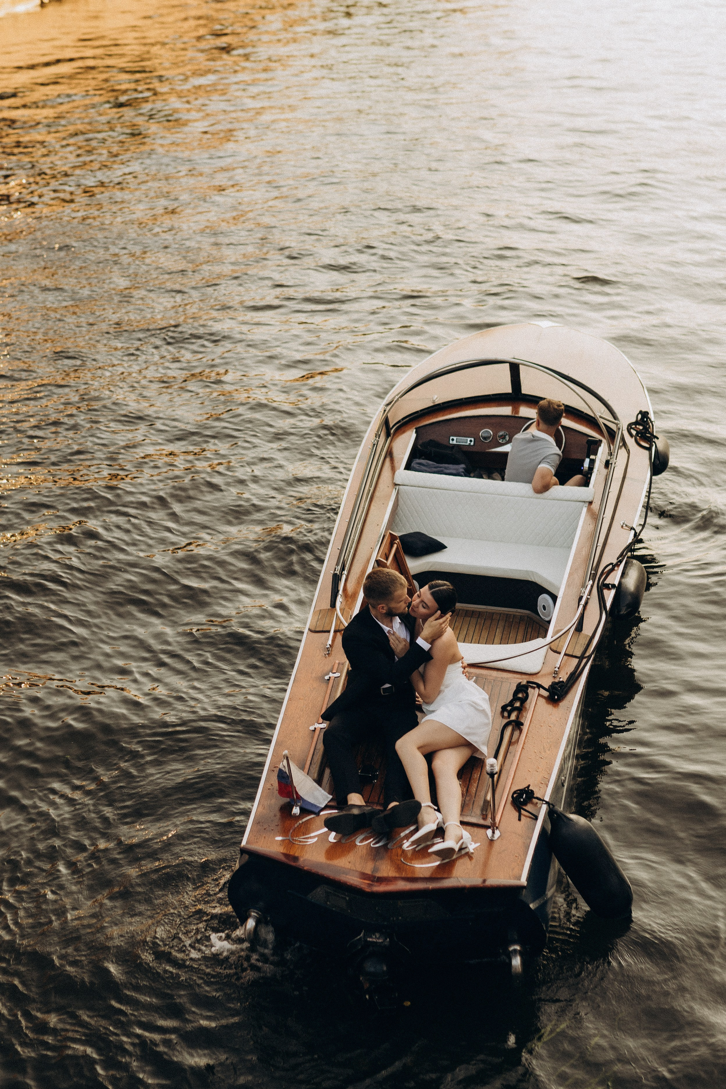 Костя и Лиза|прогулка + катер. Свадебный и love story фотограф в Санкт-Петербурге