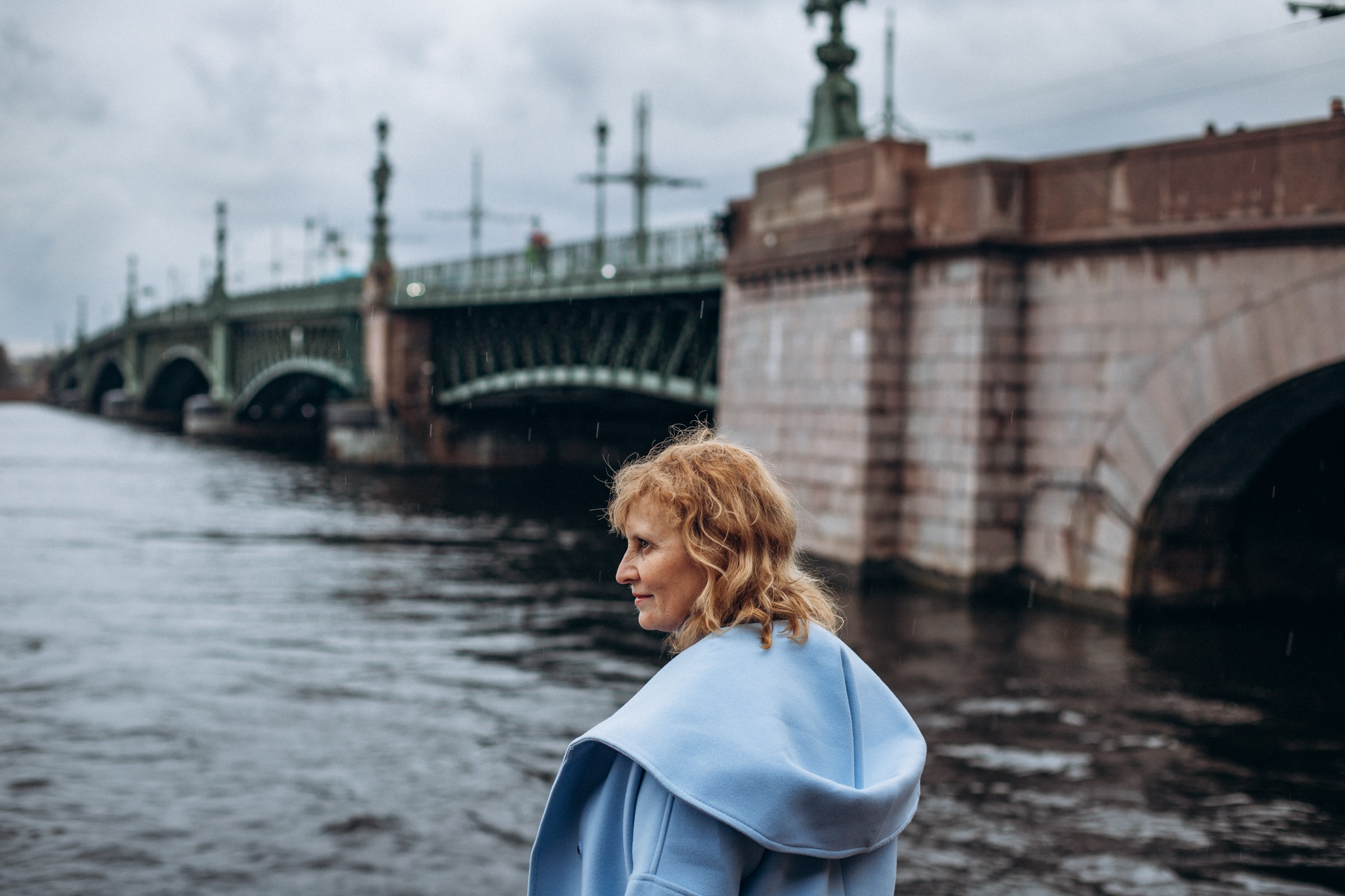 Наталья в апреле. Фотопрогулка в Петербурге. Индивидуальный и семейный фотограф в Санкт-Петербурге