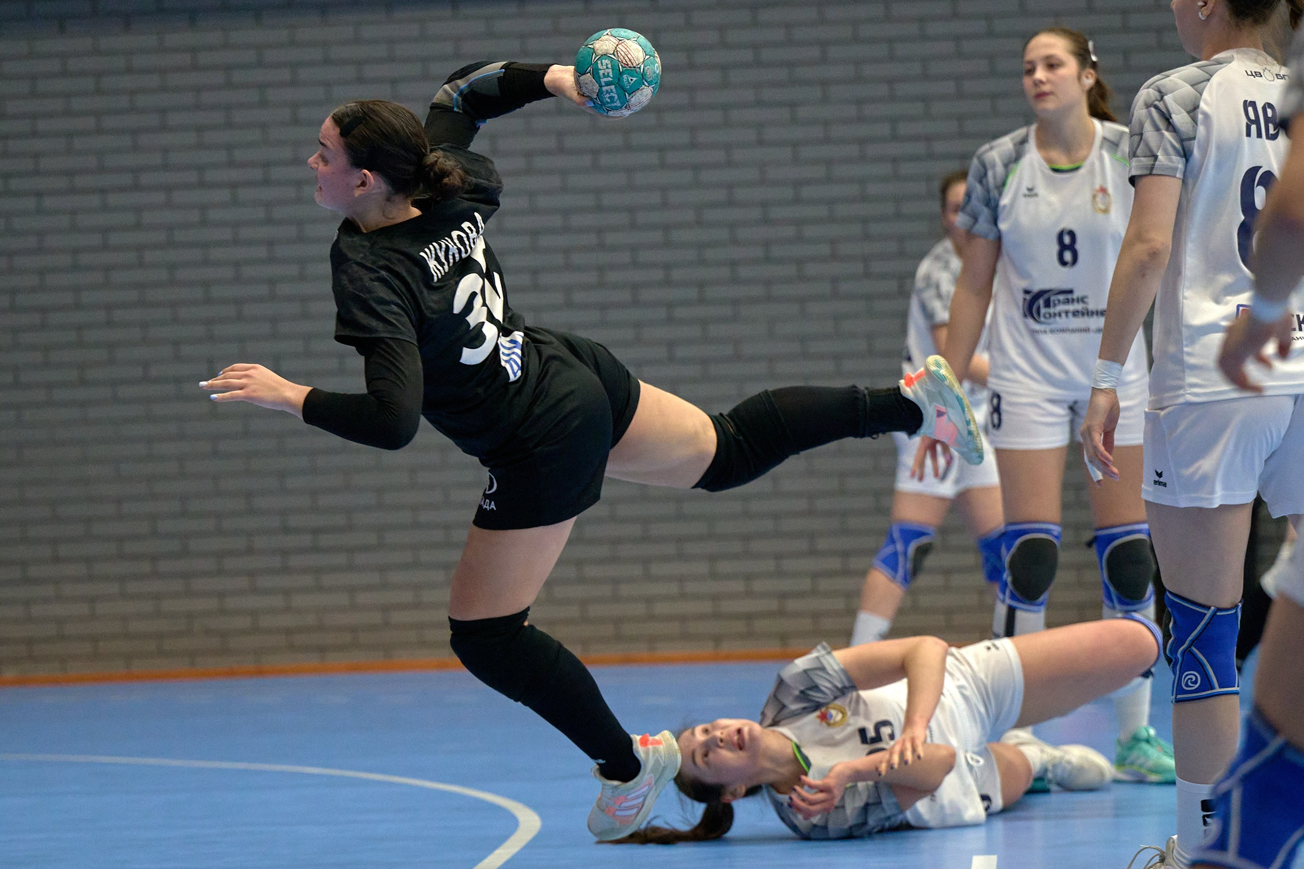 Гандбол. OLIMPBET Суперлига. «Университет» — «ЦСКА». Спортивный репортажный фотограф в Ижевске Сергей Мерзляков