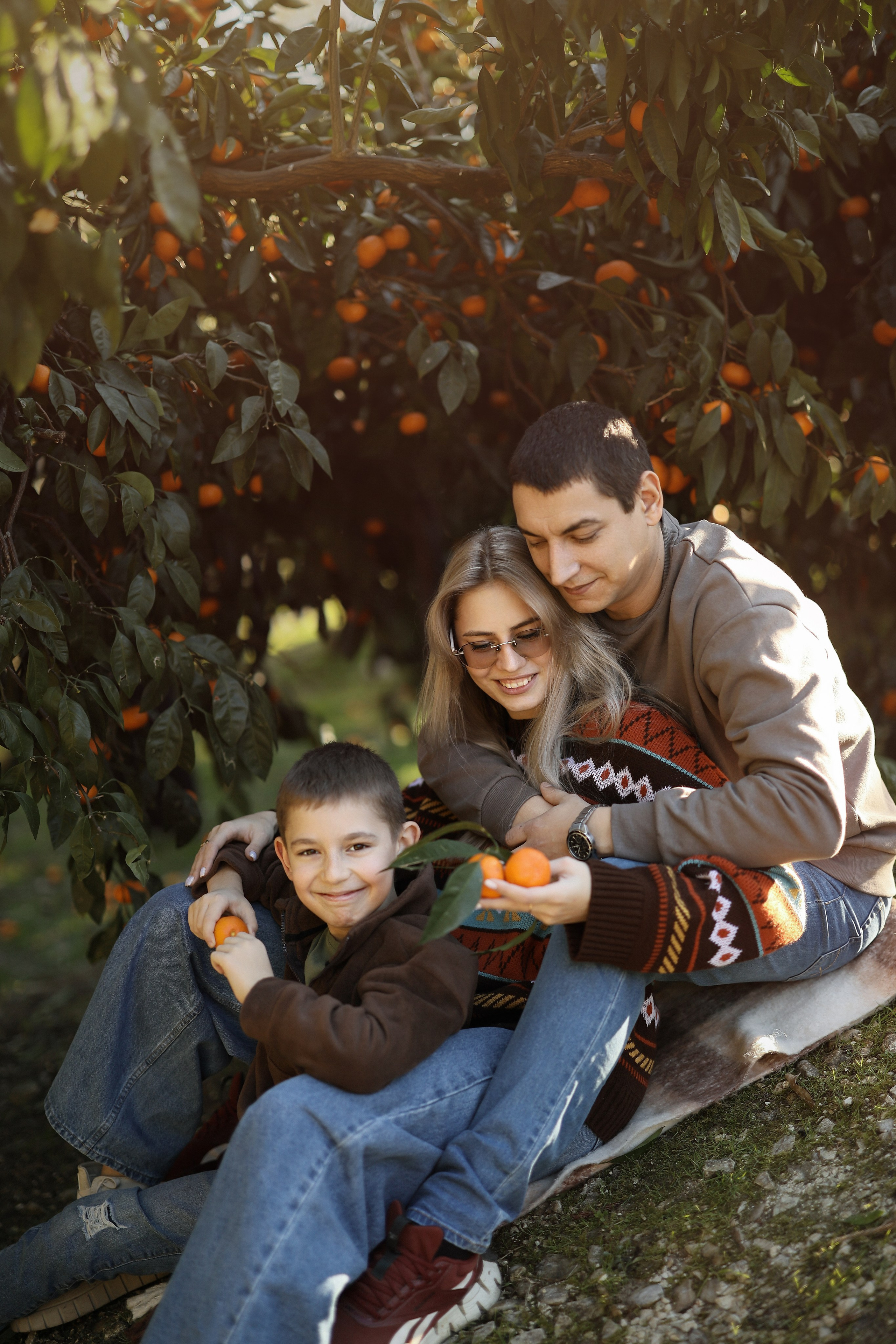 Фотосессия в мандариновом саду в Новом Афоне, Абхазия. Свадебный и семейный фотограф в Абхазии Жанна Соснина