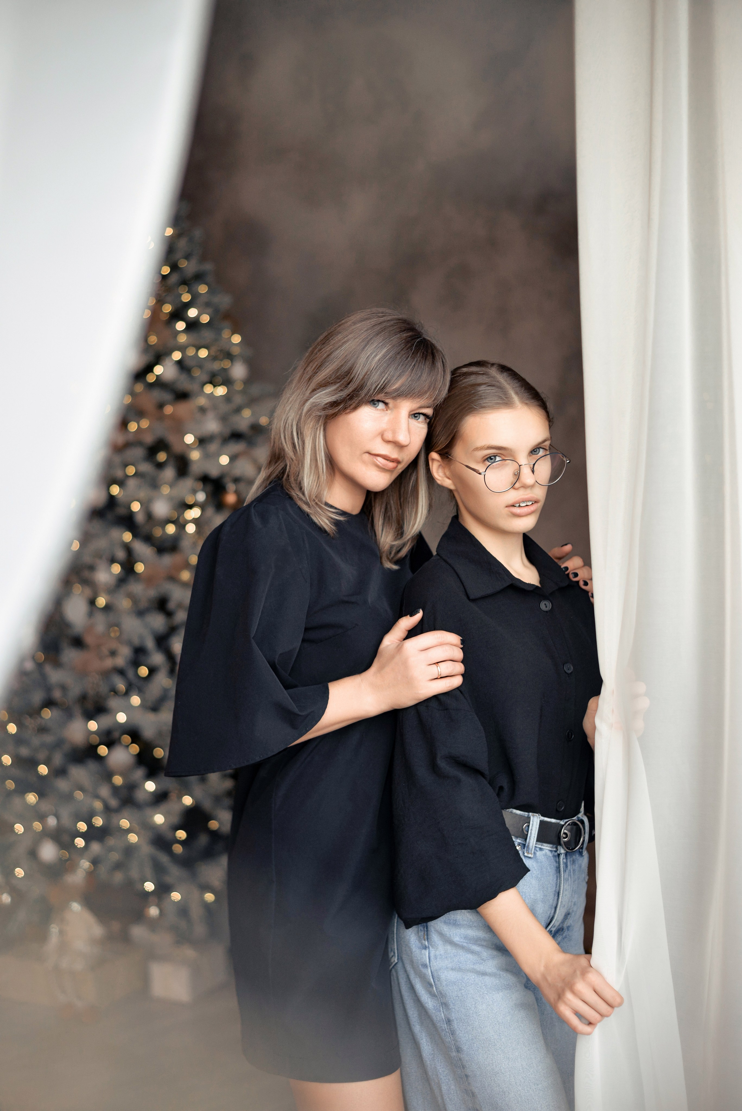 Елена с дочерью в зале Грей. Семейный и свадебный фотограф Галина Абакумова, фотосессии в Белгороде