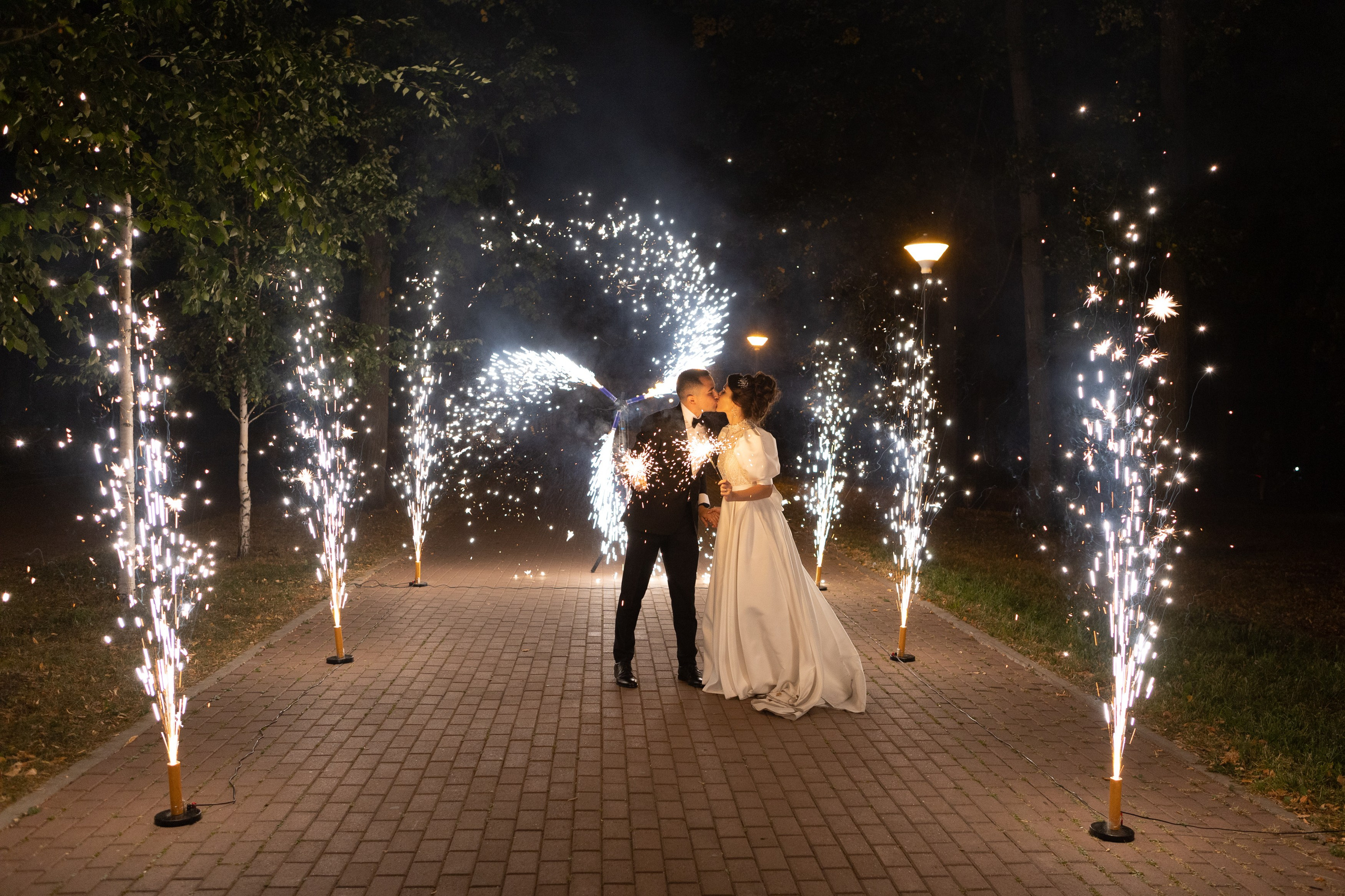 Свадебный фотограф Уфа — Руслан ГабдлисламовЖивые эмоции, красивые кадры, воспоминания на всю жизнь.Работаю по всей Республике Башкортоста. Свадебный фотограф Уфа Руслан Габдлисламов