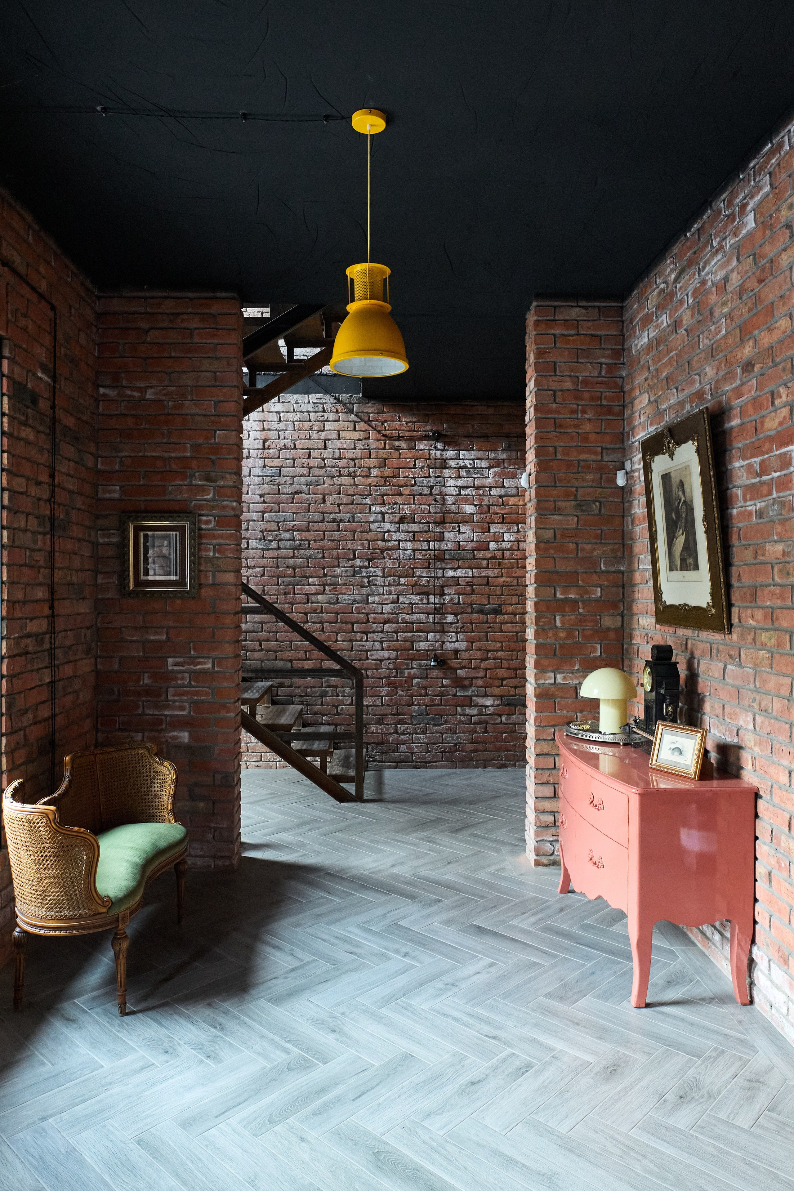 Интерьерная съемка здания продюсерского центра «Бикбау». Фотограф Олег Сотник