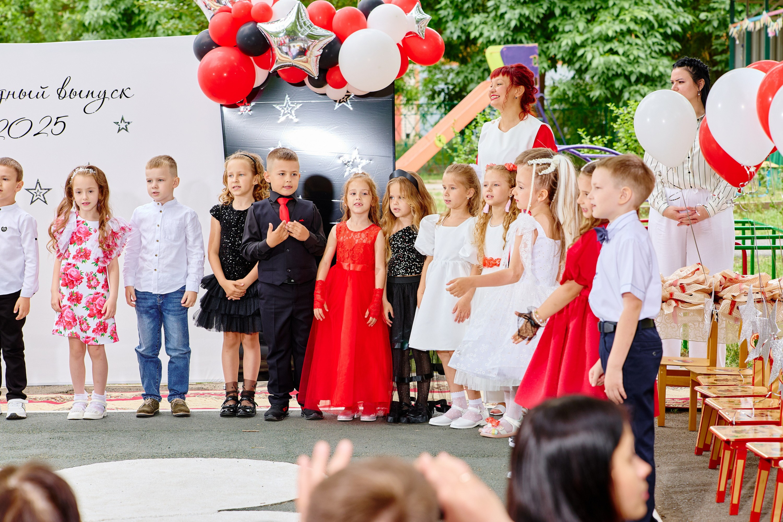 Выпускной 45 сад. Фотограф Выпускные альбомы Таганрог Сергей Коробченко