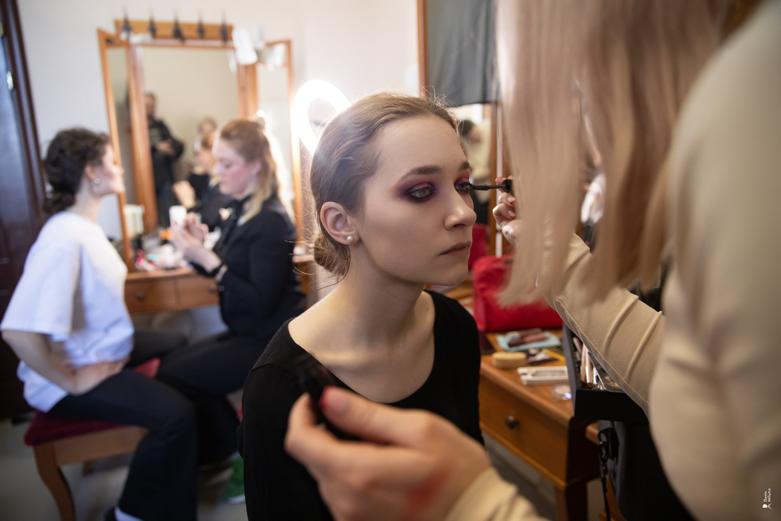 Онежская маска https://denismilutin.wfolio.pro/disk/onezhskaya-maska-petrozavodsk-28zxjw. Портретный фотограф Денис Милютин