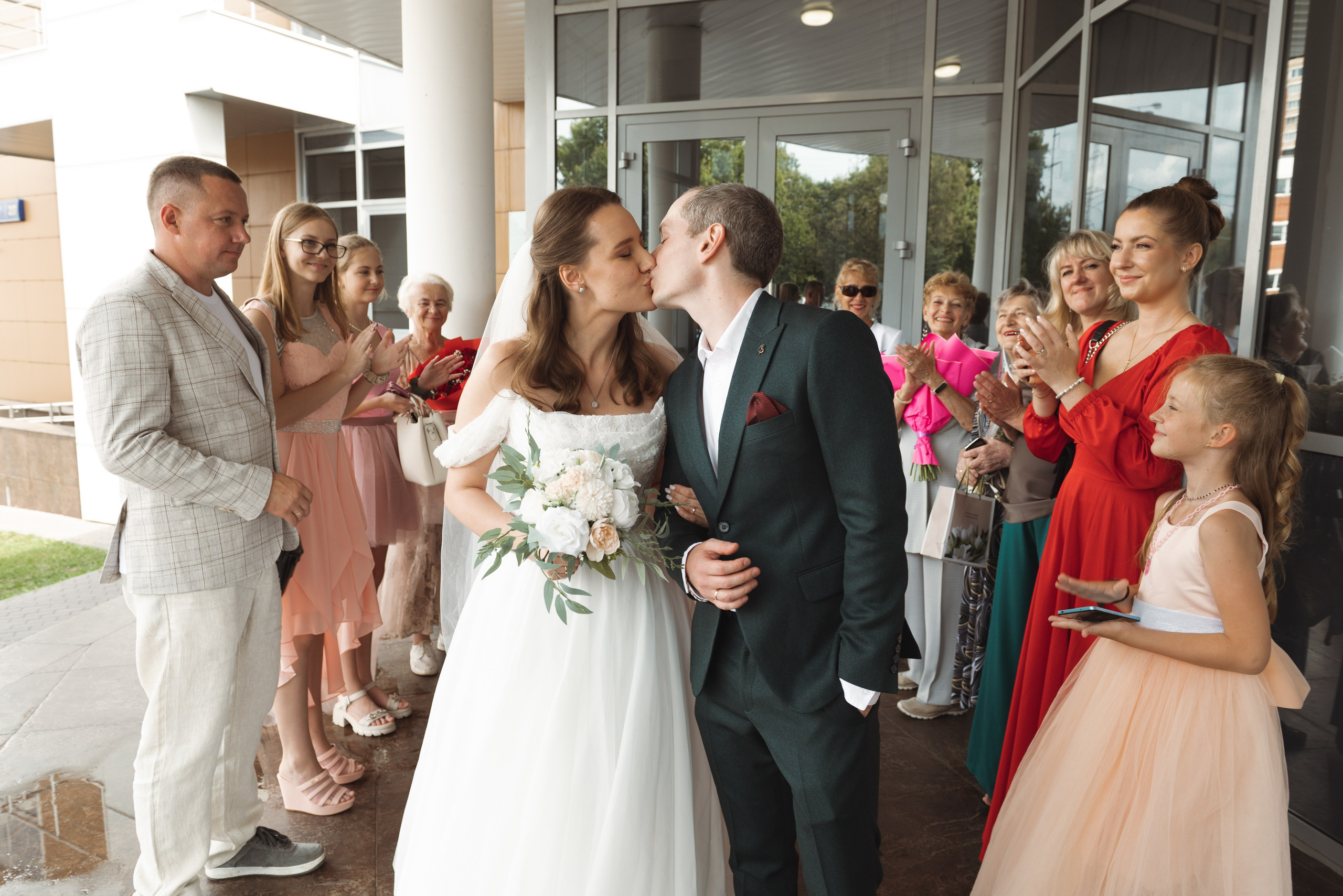 Свадьба в ЗаВидное. Фотограф Москва Настя Профотовна. Репортажные, свадебные и контент фотосессии