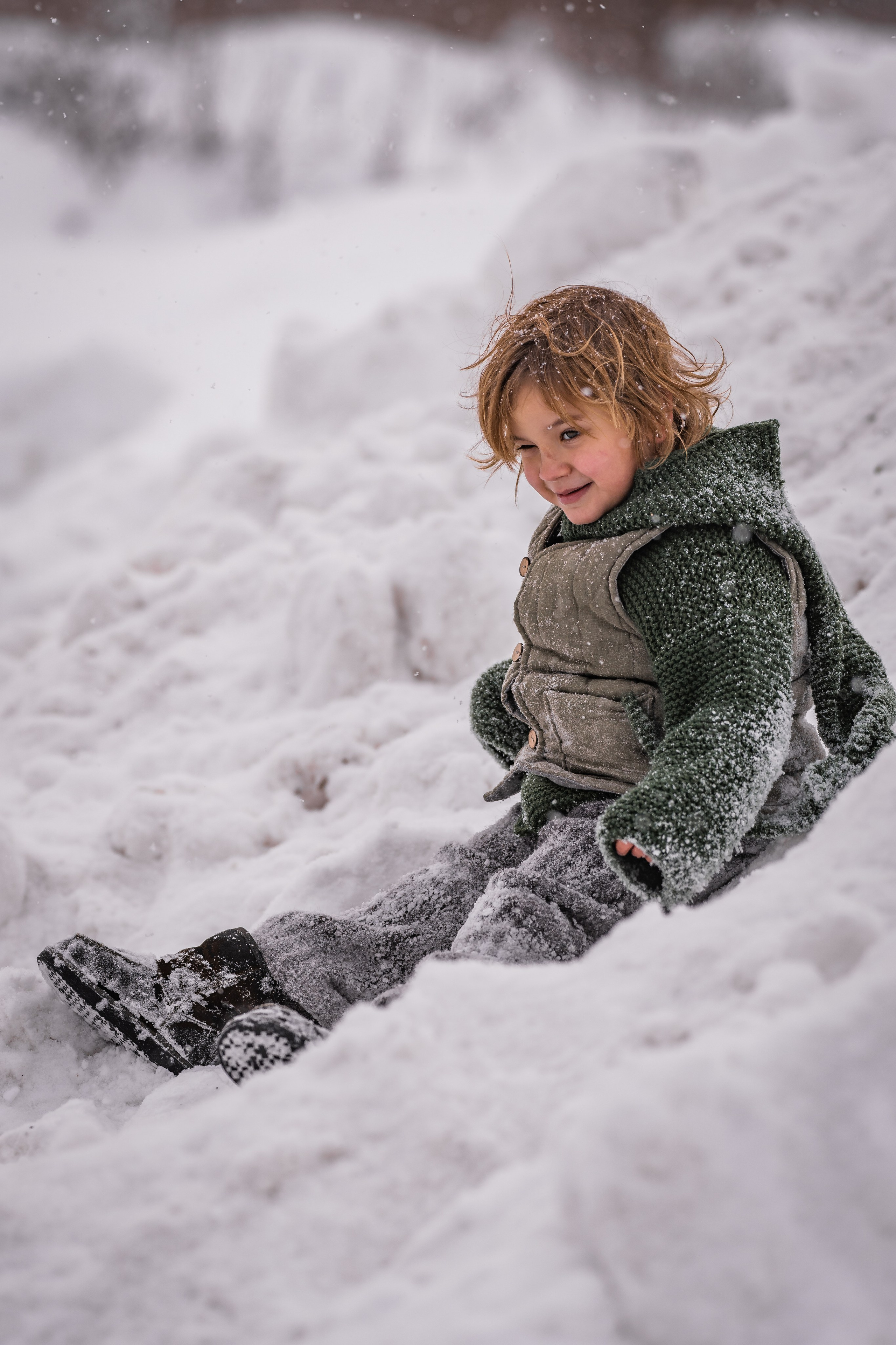 Снежная прогулка на санках. Семейный фотограф Ефремова Виктория