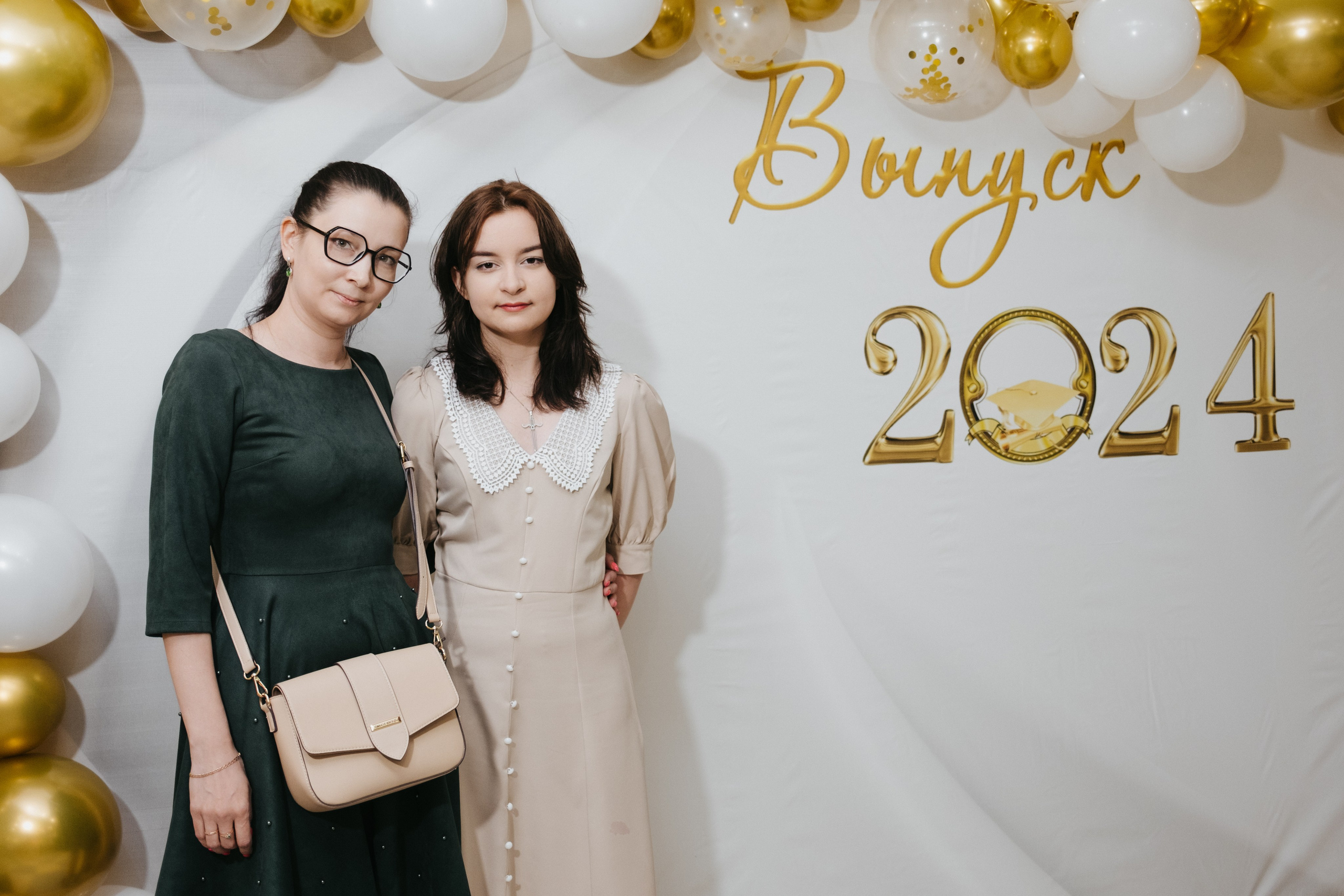 Выпускной 11 класс школы № 30. Свадебный и репортажной фотограф Денис Ожигин в Краснодаре и Краснодарском крае