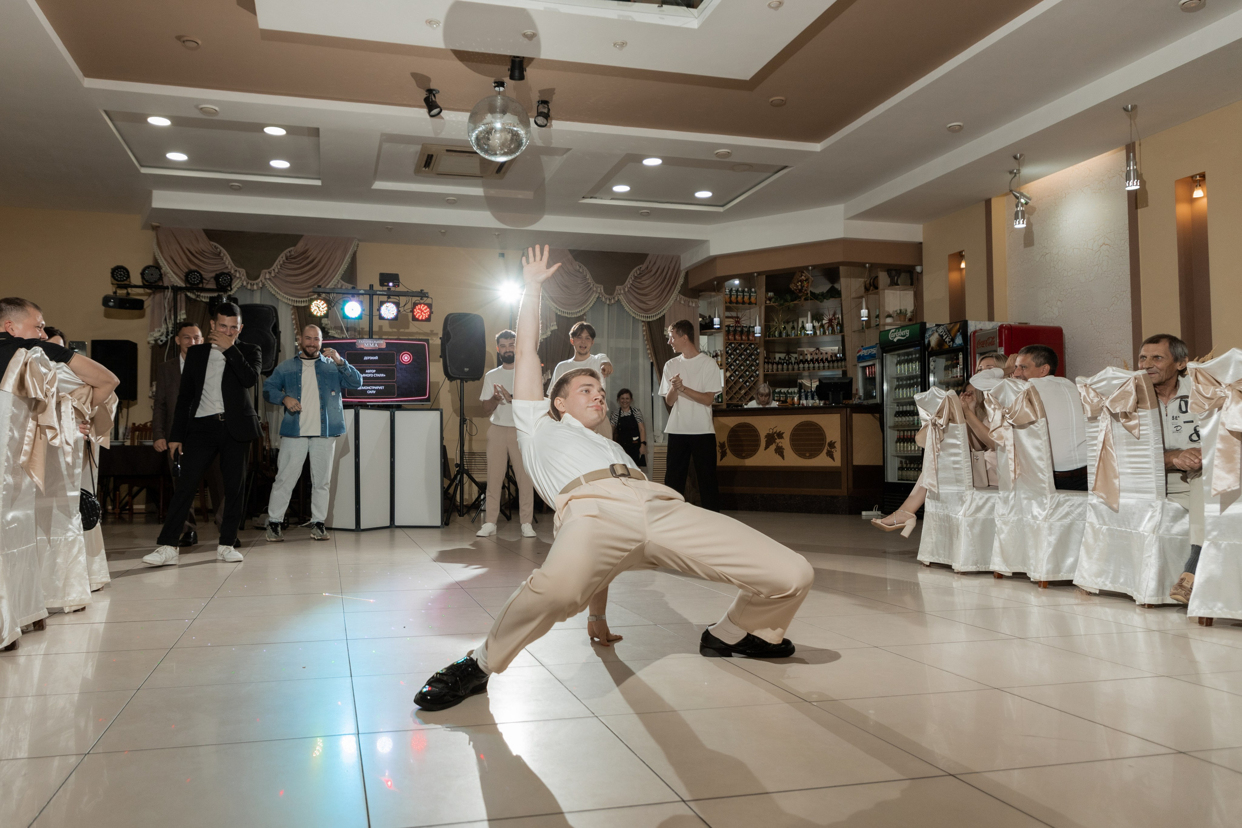 Роман и Александра (банкет). Свадебный фотограф Ангелина Сунгатулина | Саратов | Балаково | Вольск