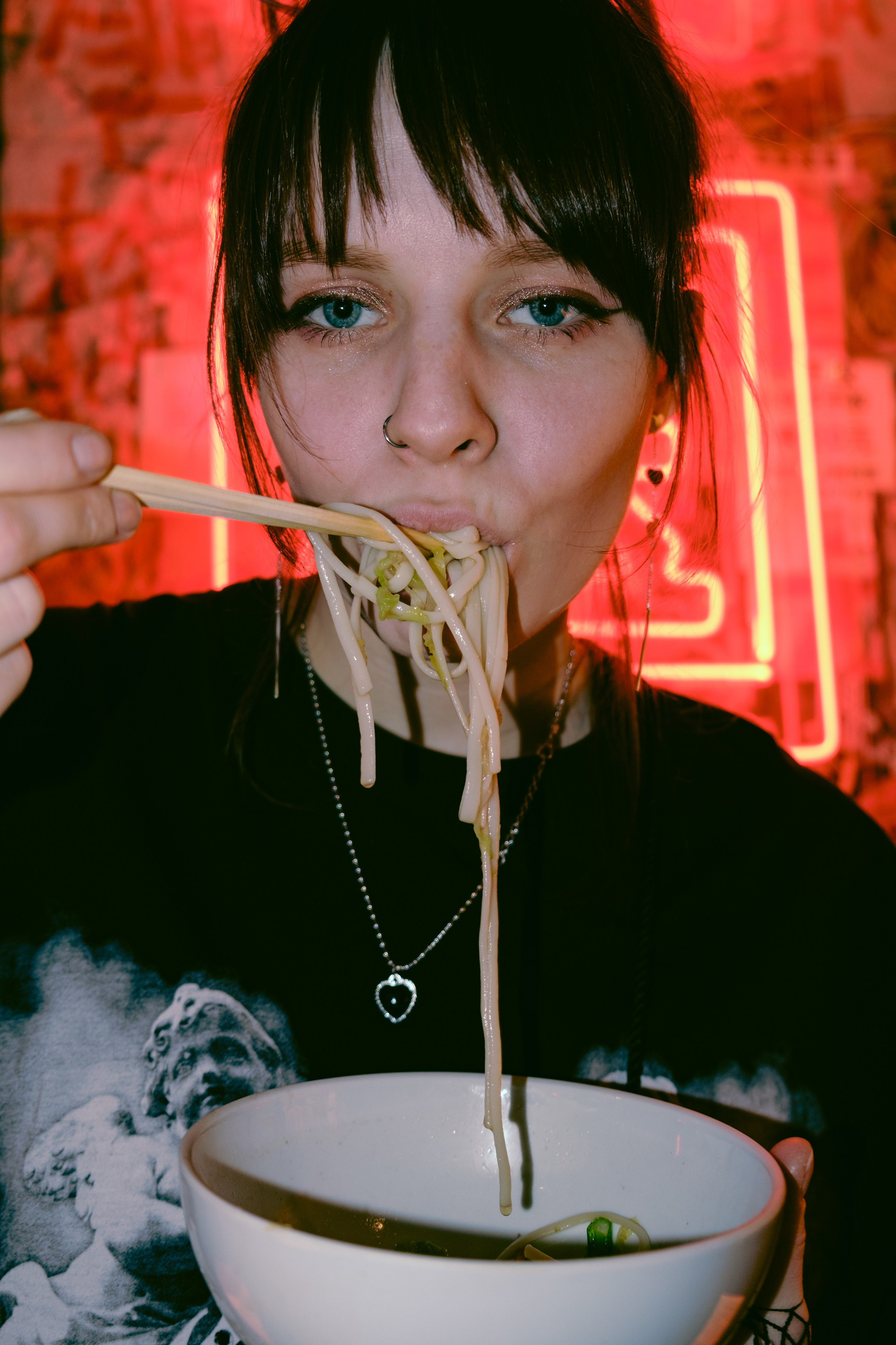 ЧИХО. Мари — фотограф и видеограф из Москвы