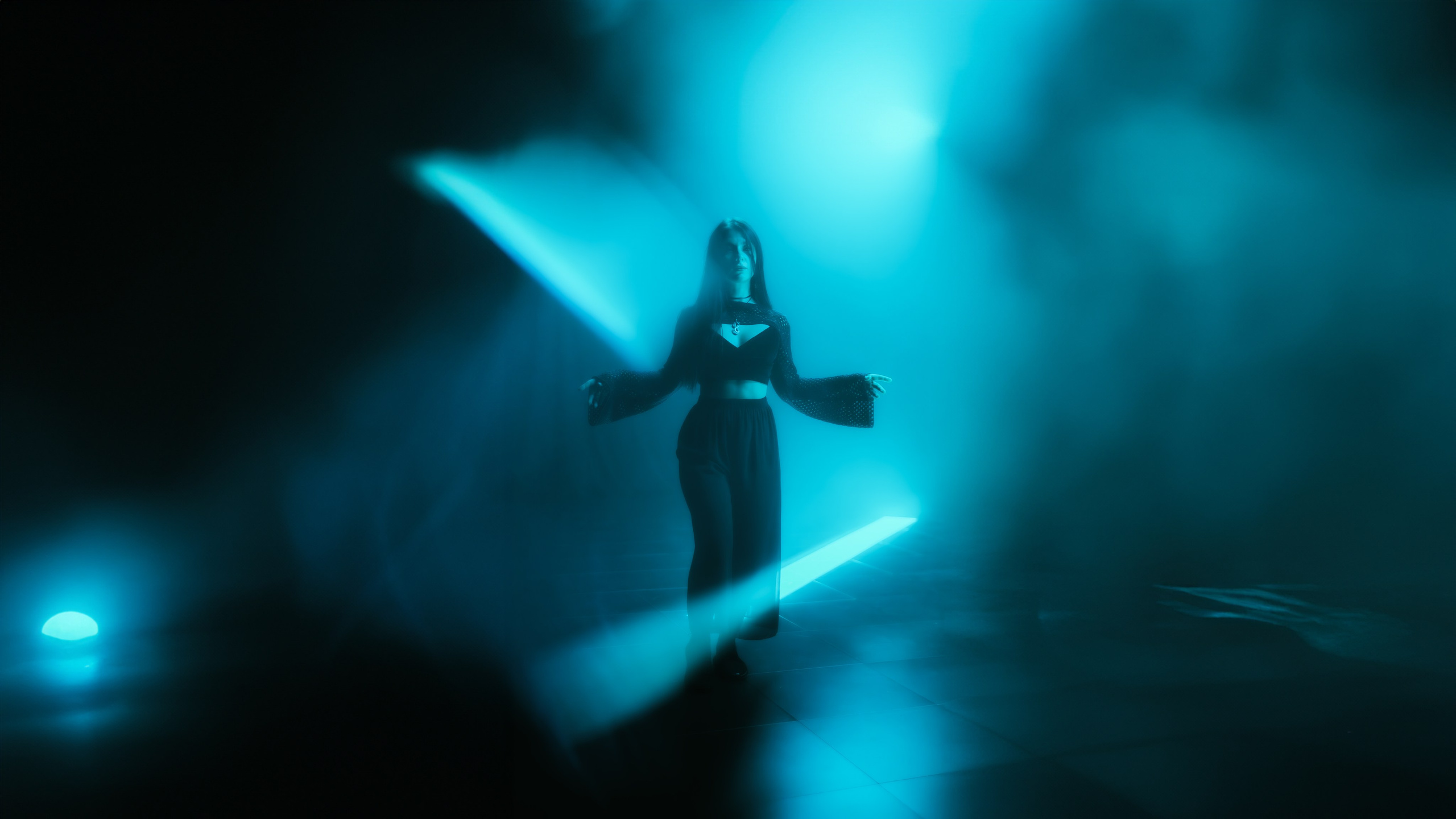 Asenssia, Broosnica — Мотылёк, в объективе Alexander Veselkov. ALEXANDER VESELKOV — ФОТОГРАФ | NFT ARTIST | РЕЖИССЕР I VISUAL ARTIST