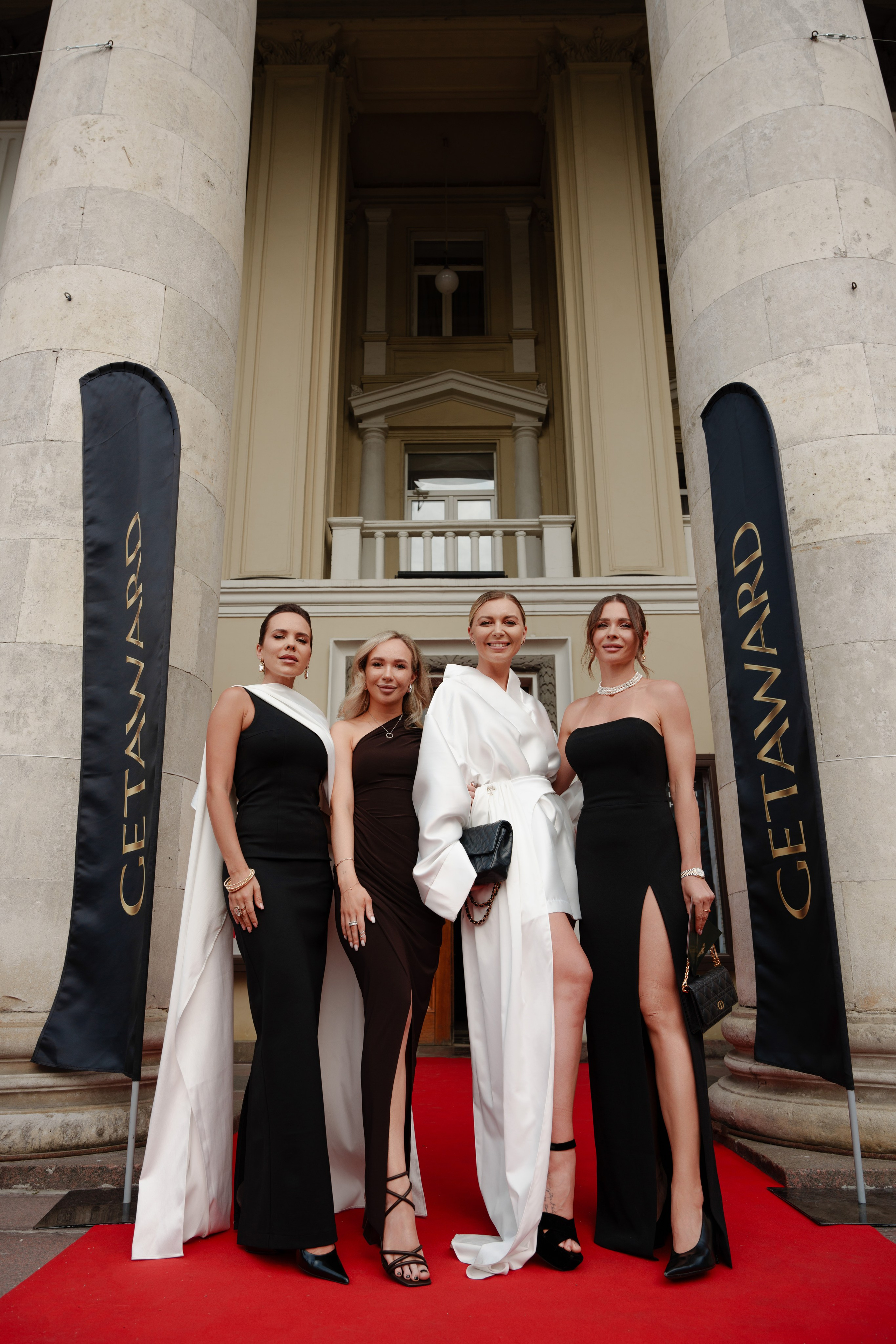 Репортажный фотограф Сергей Дружинин на красной дорожке GETAWARD 2025