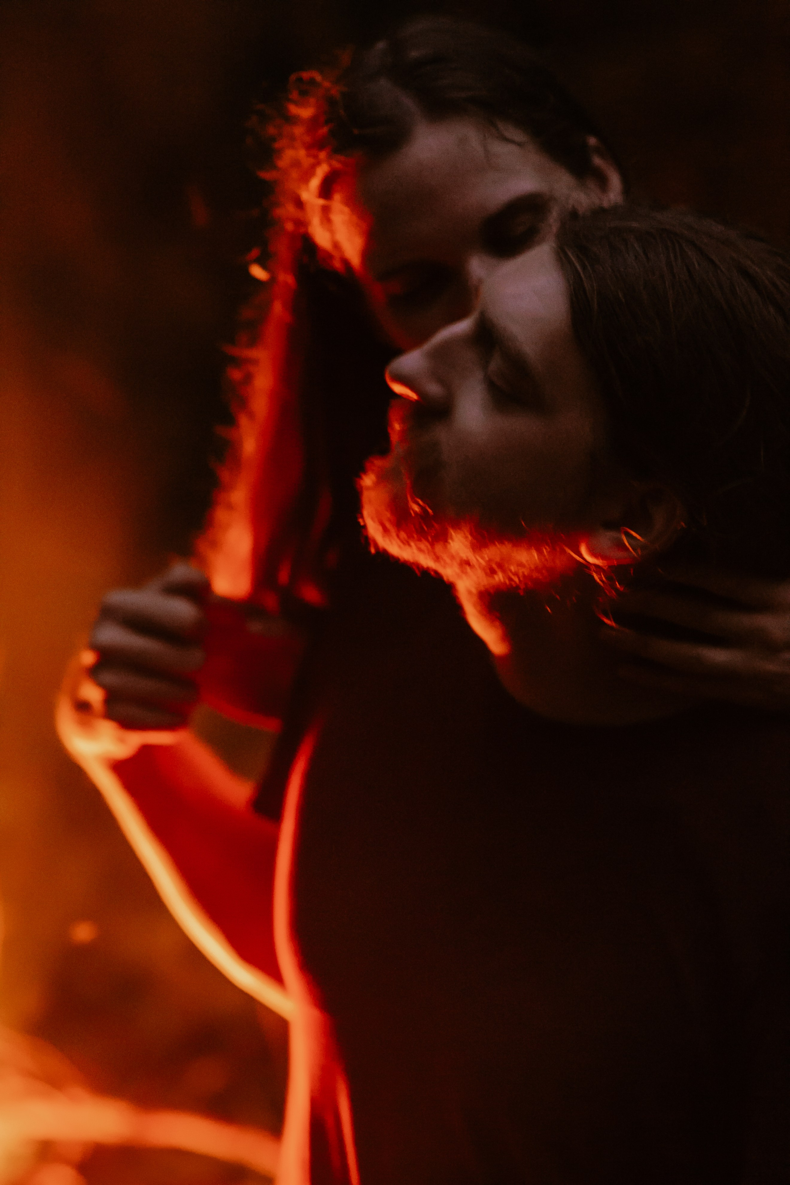 Атмосферная съемка Маши и Лёши в лесу наедине с природой. Свадебный и репортажный фотограф в Ярославле и Санкт-Петербурге Роман Микрюков